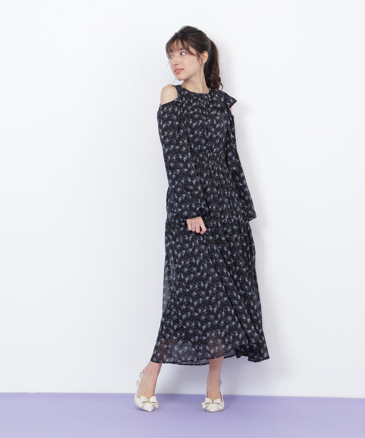小花柄ボウタイワンピース