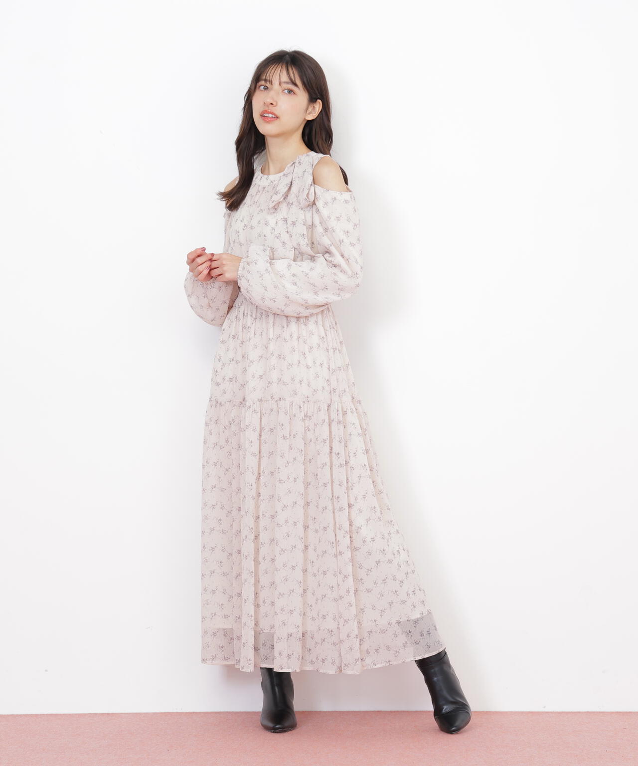 小花柄ボウタイワンピース