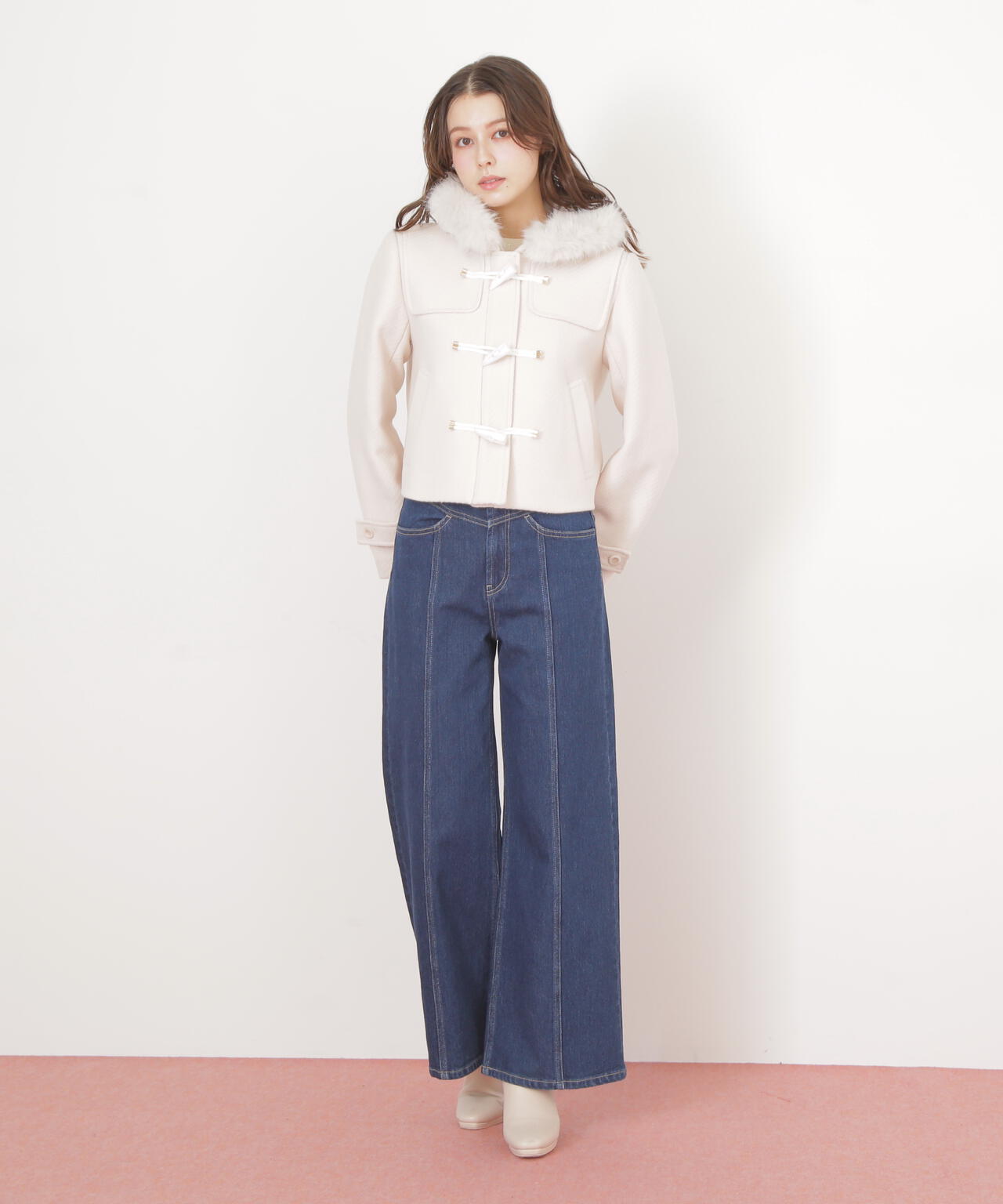 フェイクファー付ショートダッフルコート