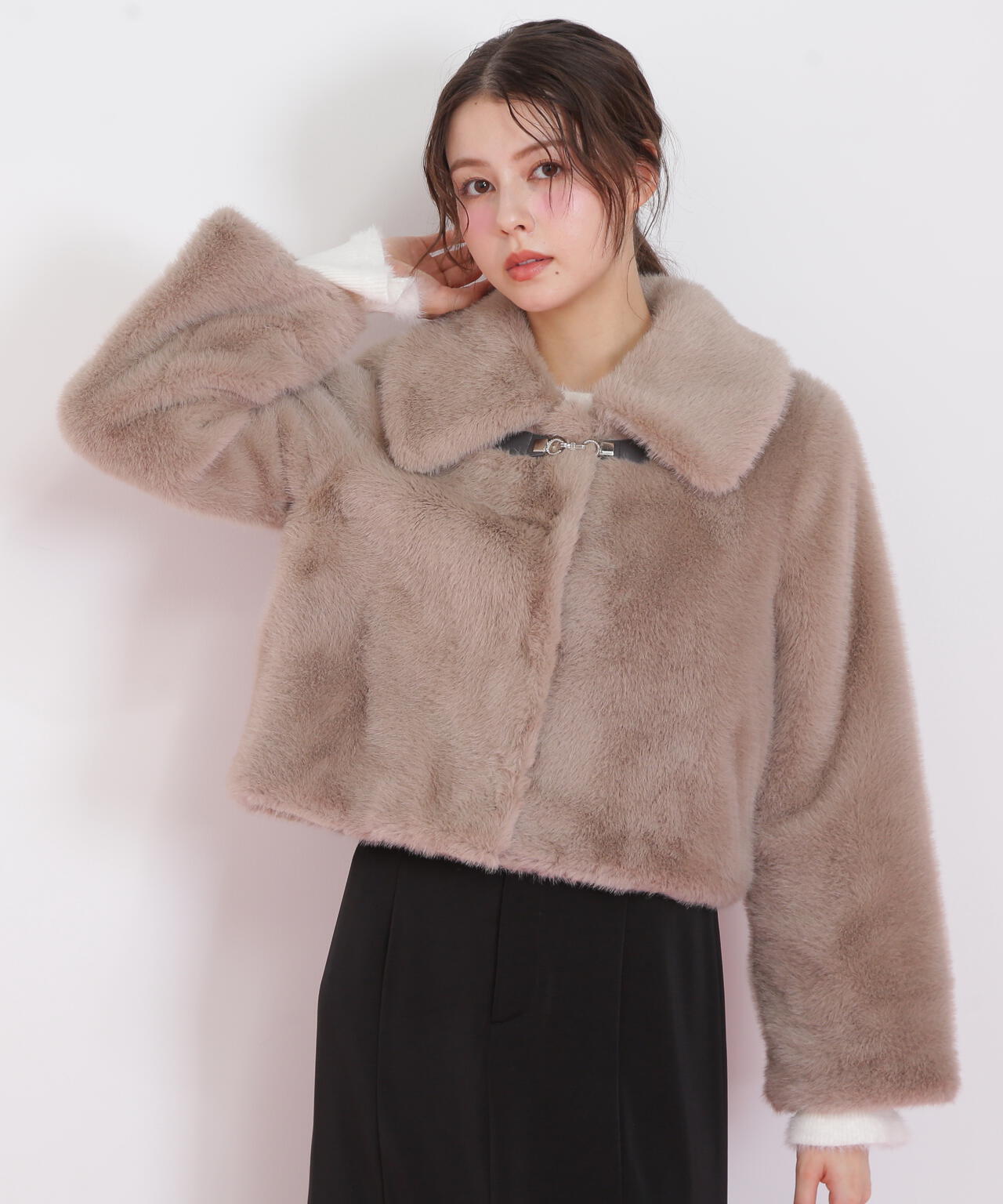 【6/12 10:00~6/15 SPECIAL COUPON 対象商品】フェイクファーショートジャケット