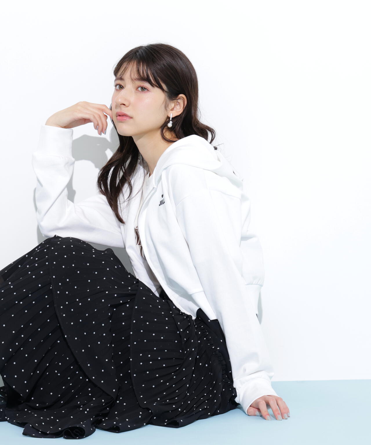 ロゴテープ付パーカー