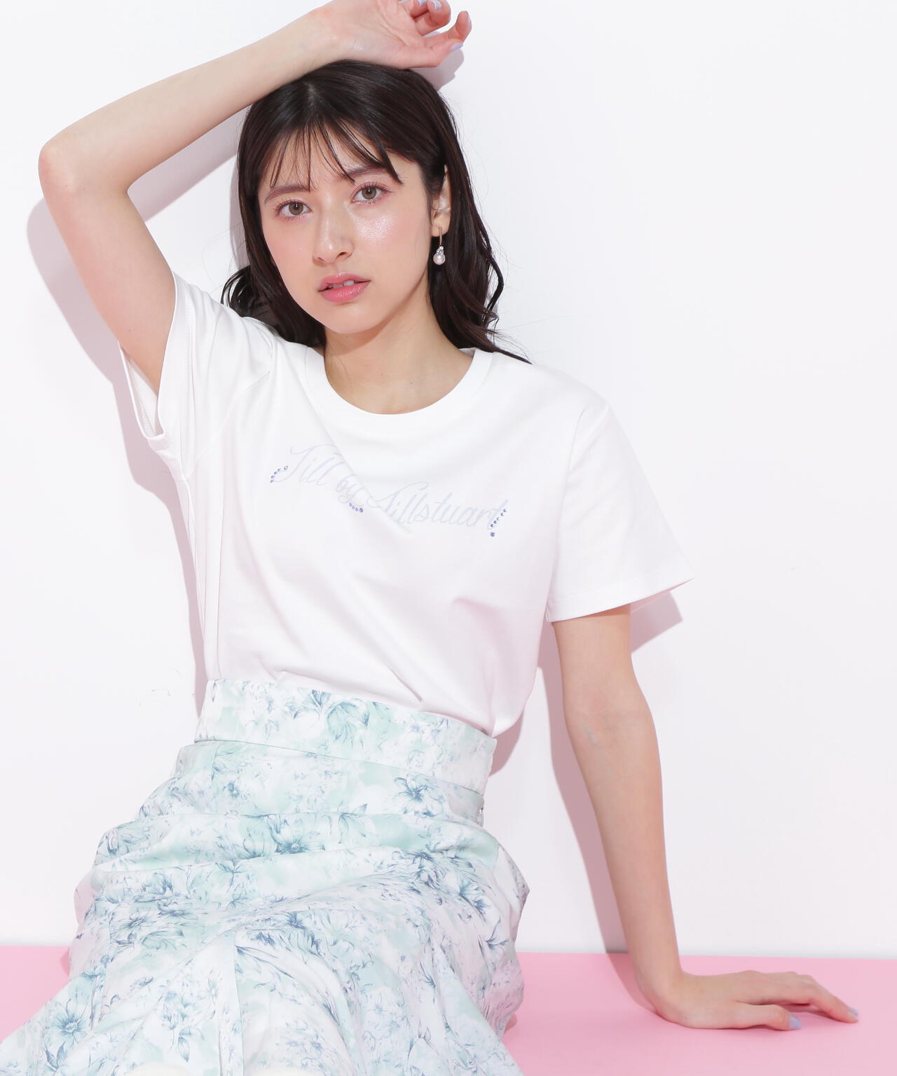 レタリングロゴTシャツ