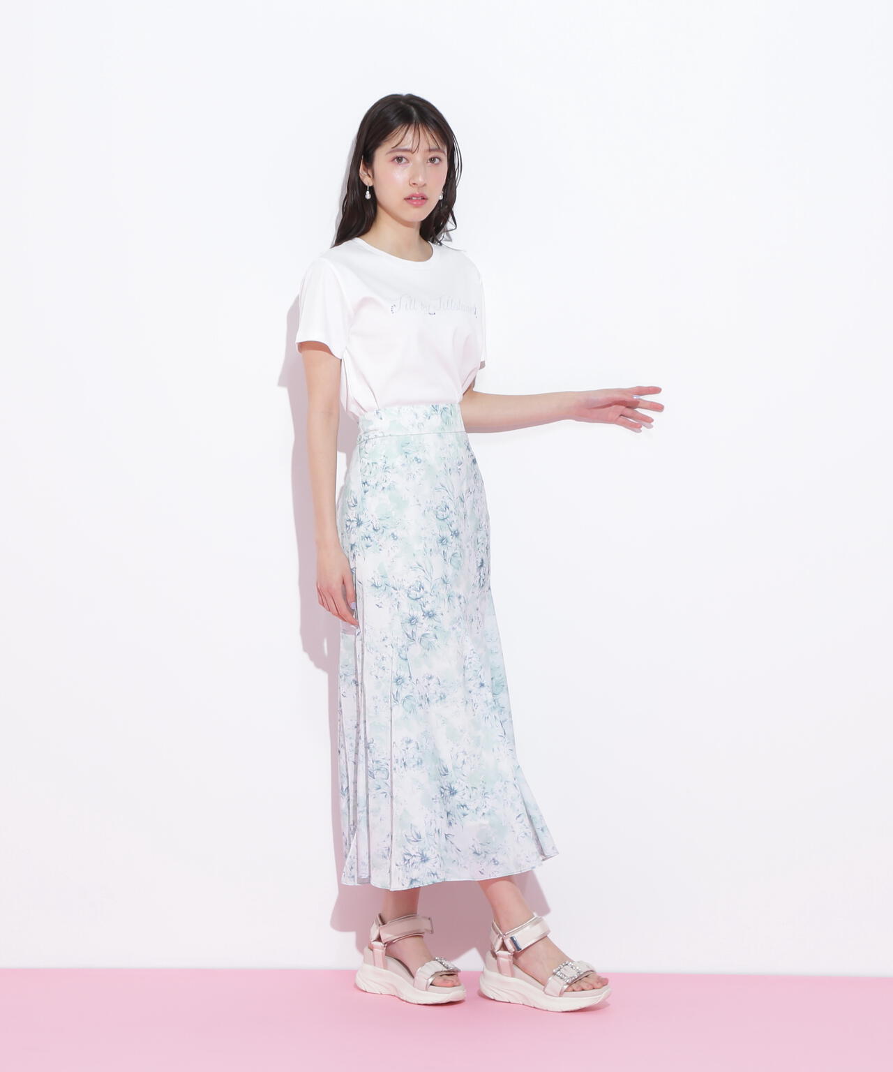 レタリングロゴTシャツ