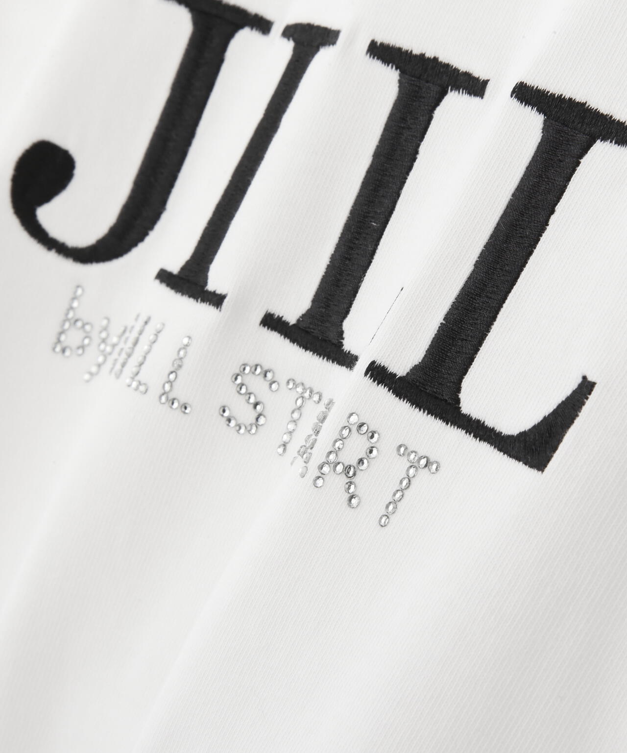 e777b0e2-8ee9-569a-8ac8-4468184cb18c_Image