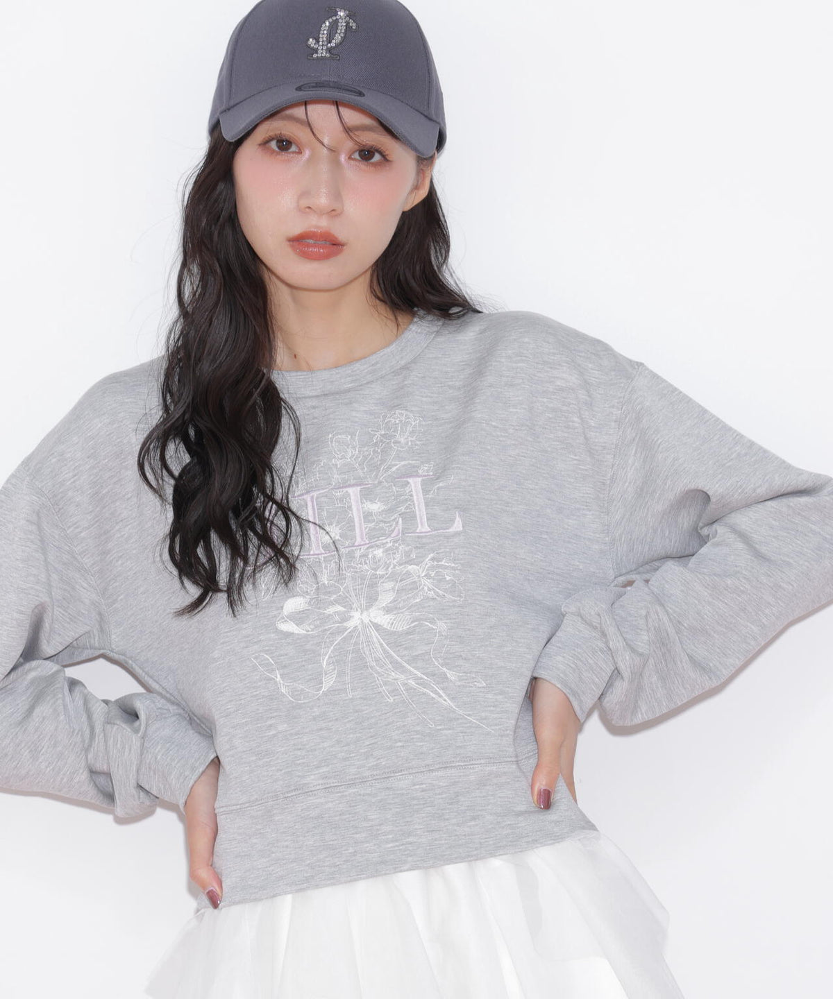 リボンブーケロゴ刺繍スウェット