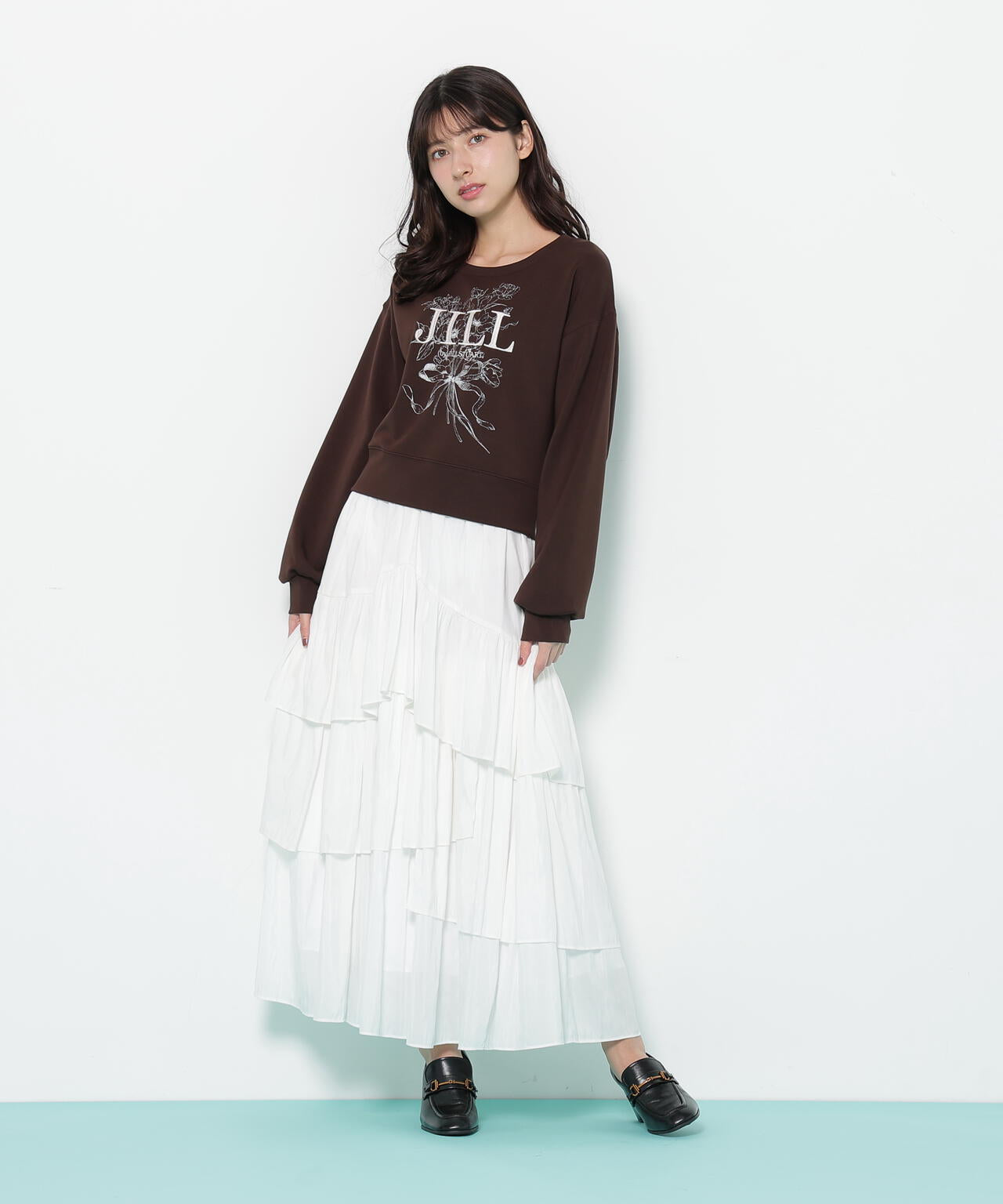 リボンブーケロゴ刺繍スウェット