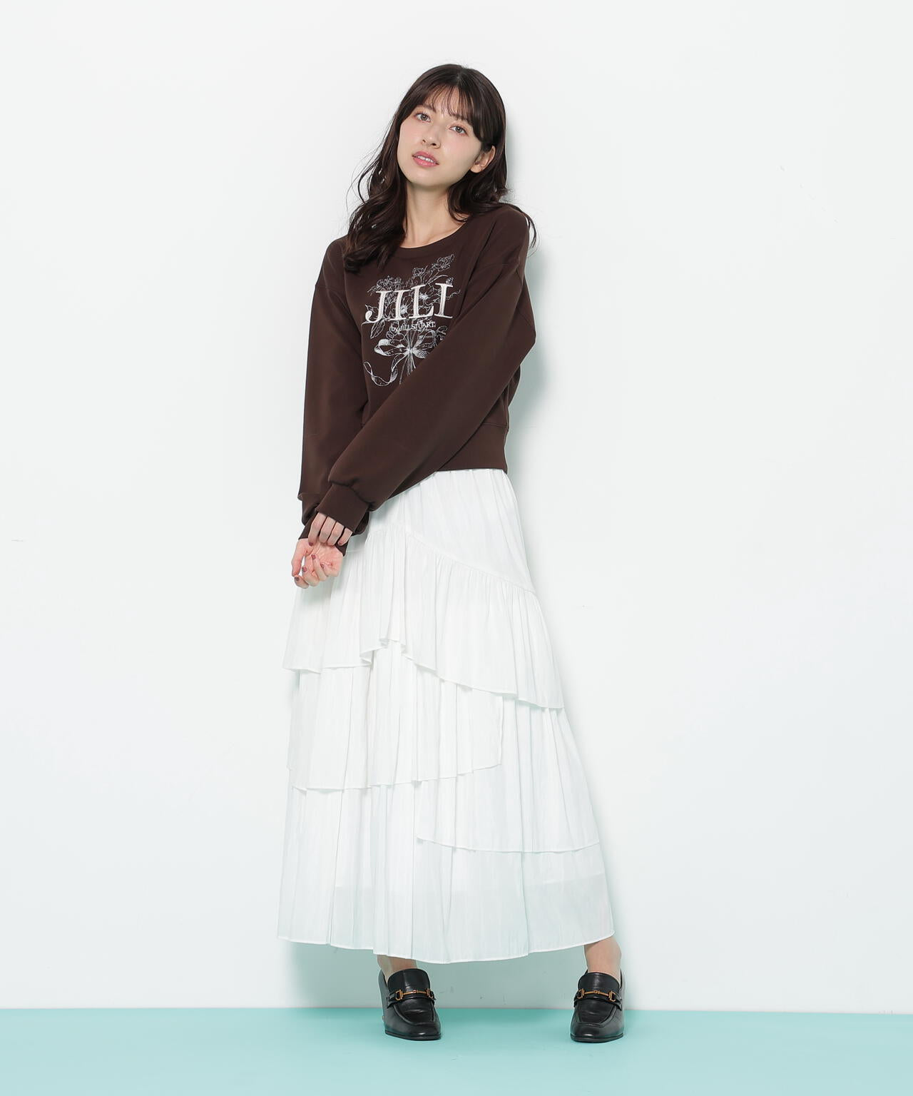 リボンブーケロゴ刺繍スウェット