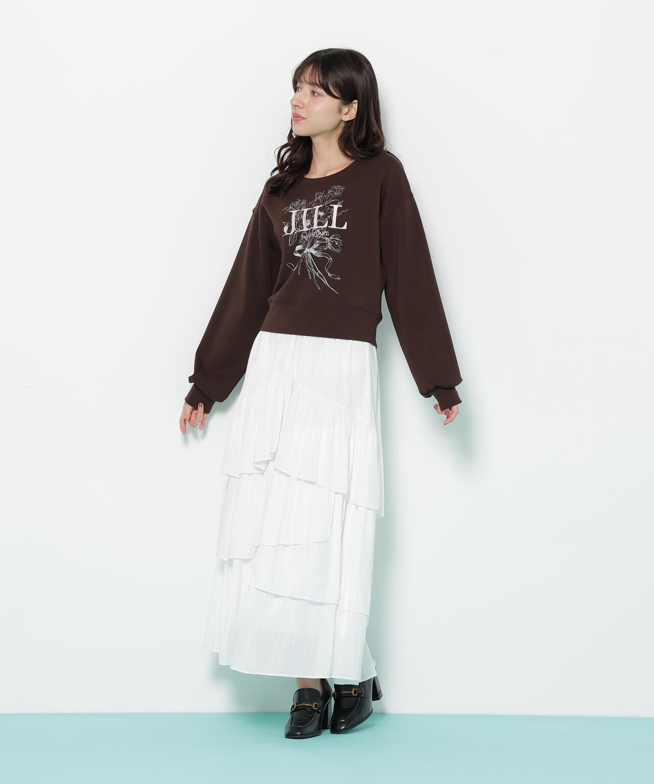 リボンブーケロゴ刺繍スウェット