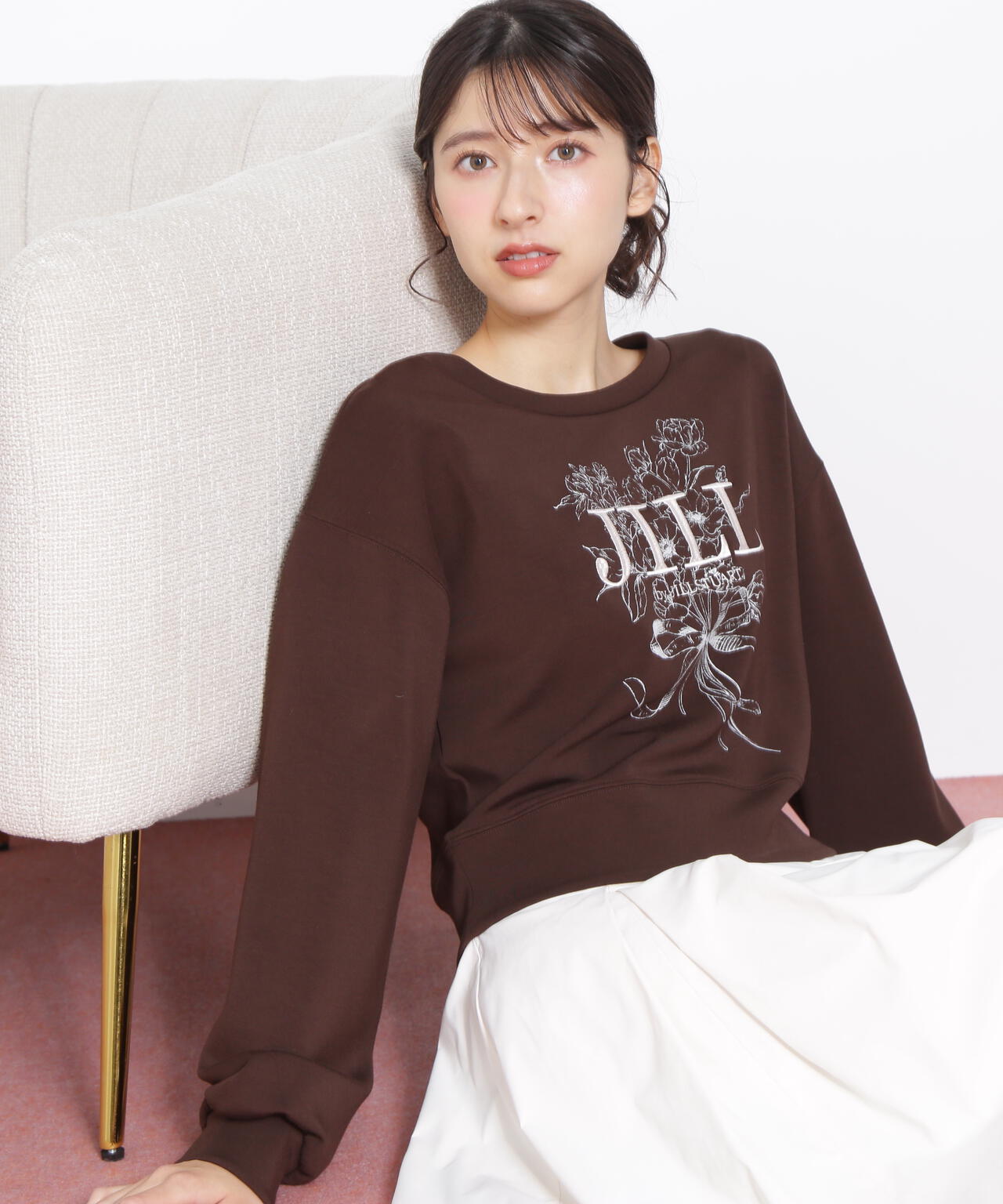 リボンブーケロゴ刺繍スウェット