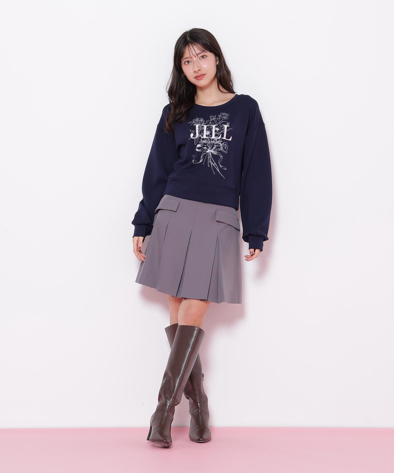 リボンブーケロゴ刺繍スウェット