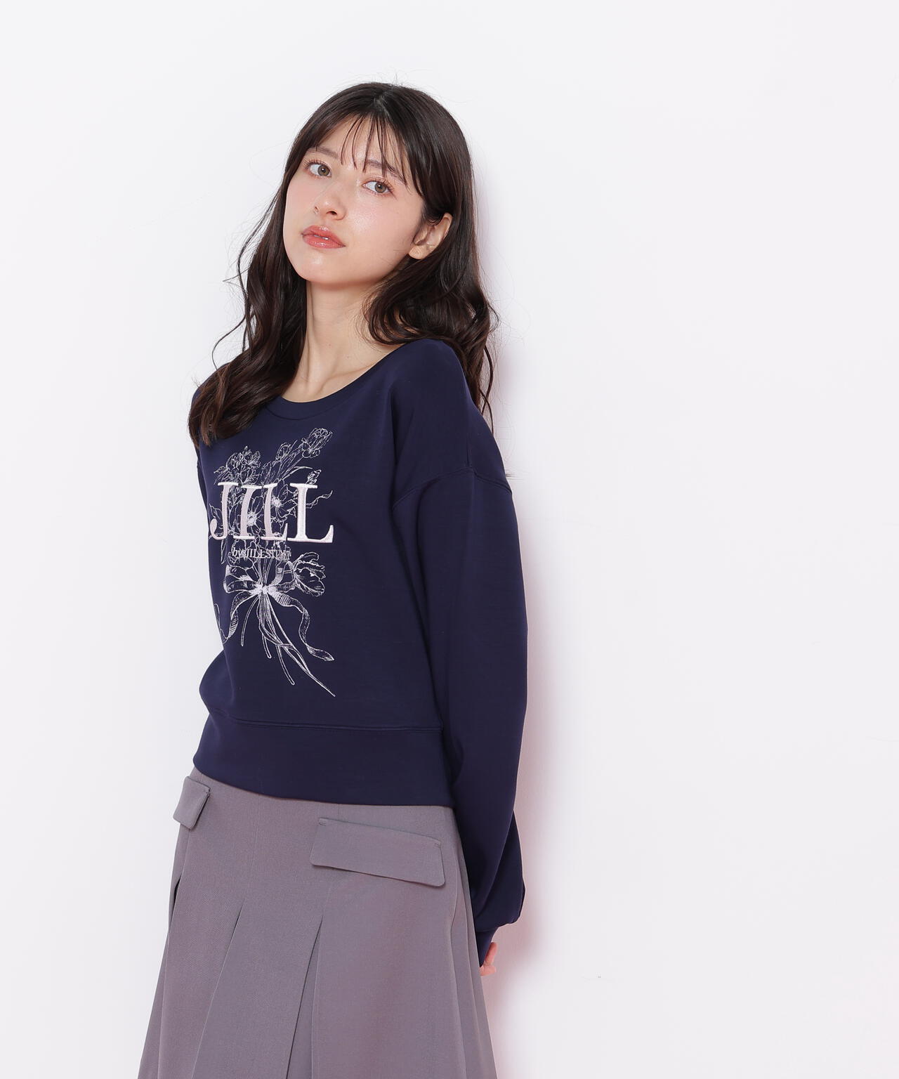 リボンブーケロゴ刺繍スウェット