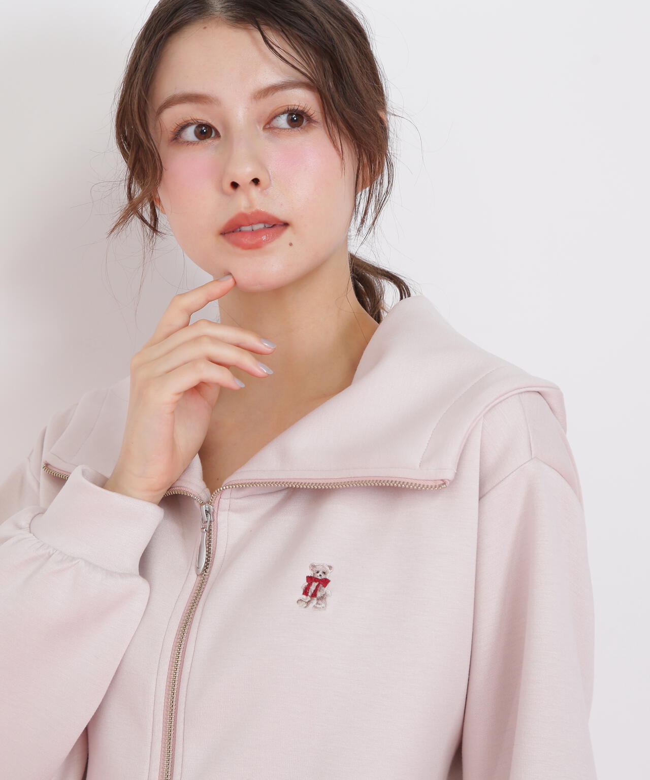 <BEARシリーズ>ビッグフードパーカー