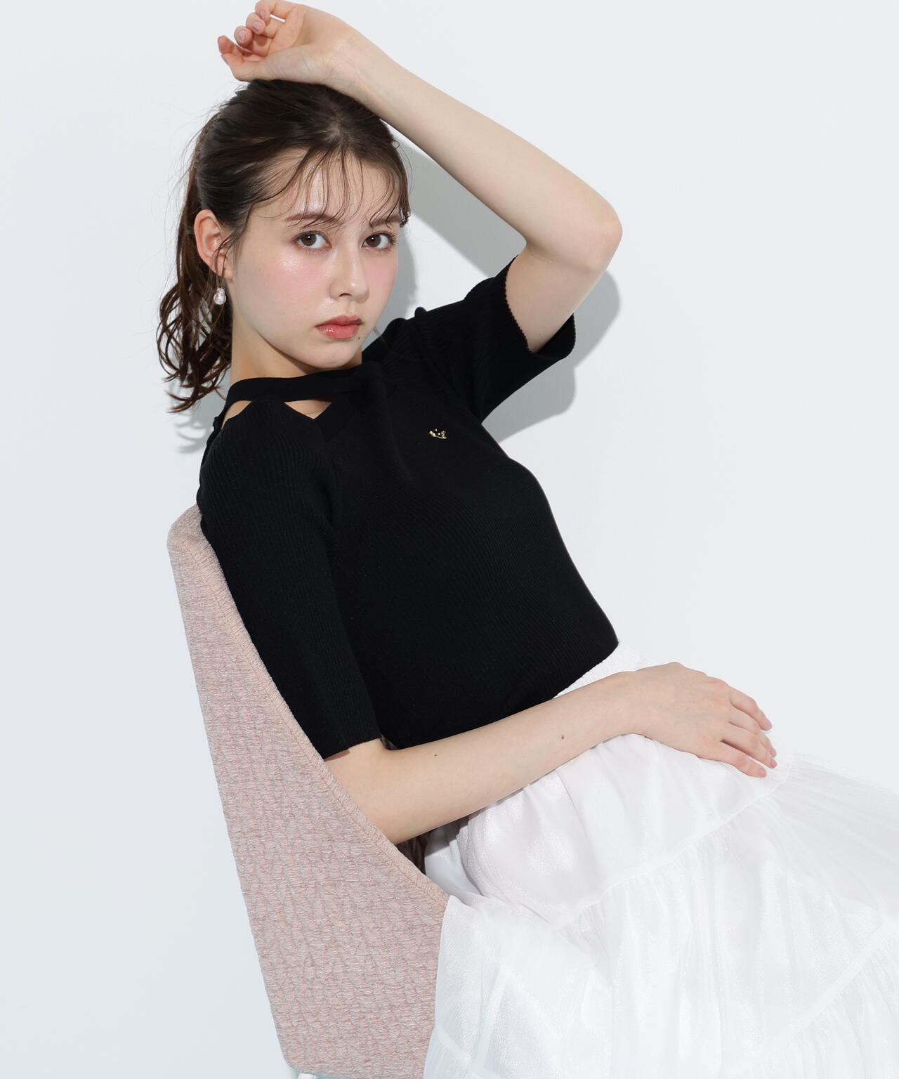 ホルターネックニットトップス