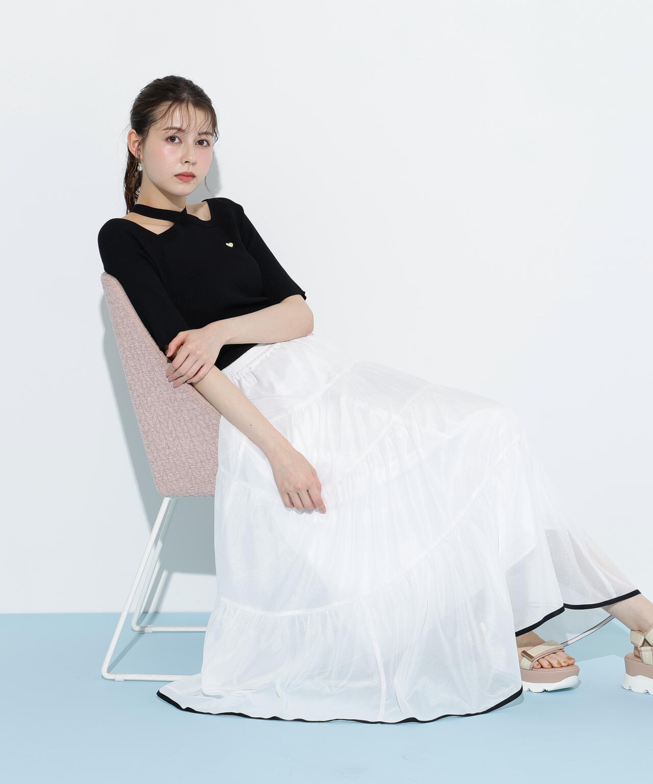 ホルターネックニットトップス