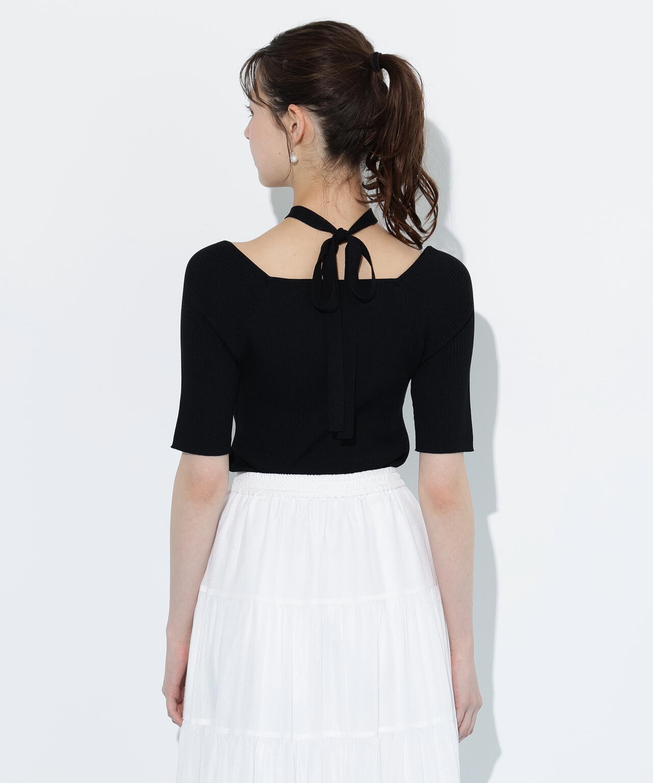 ホルターネックニットトップス