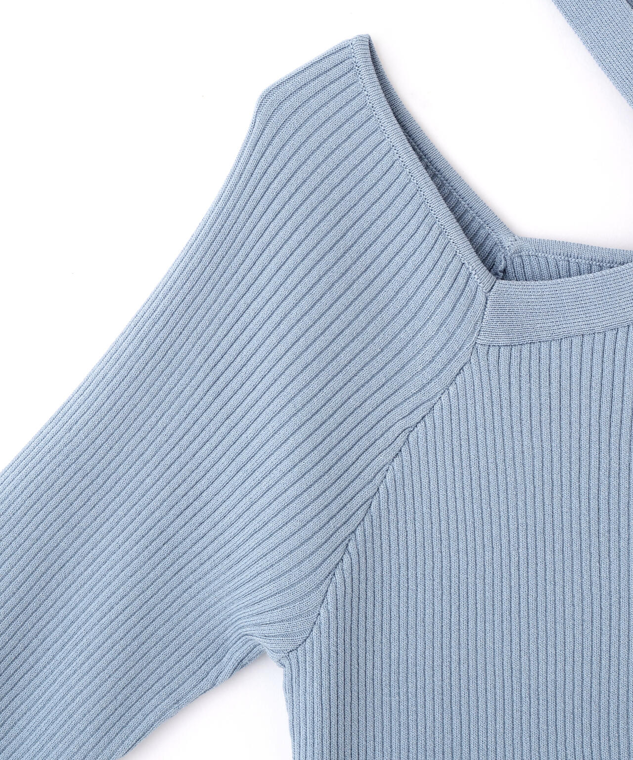 ホルターネックニットトップス