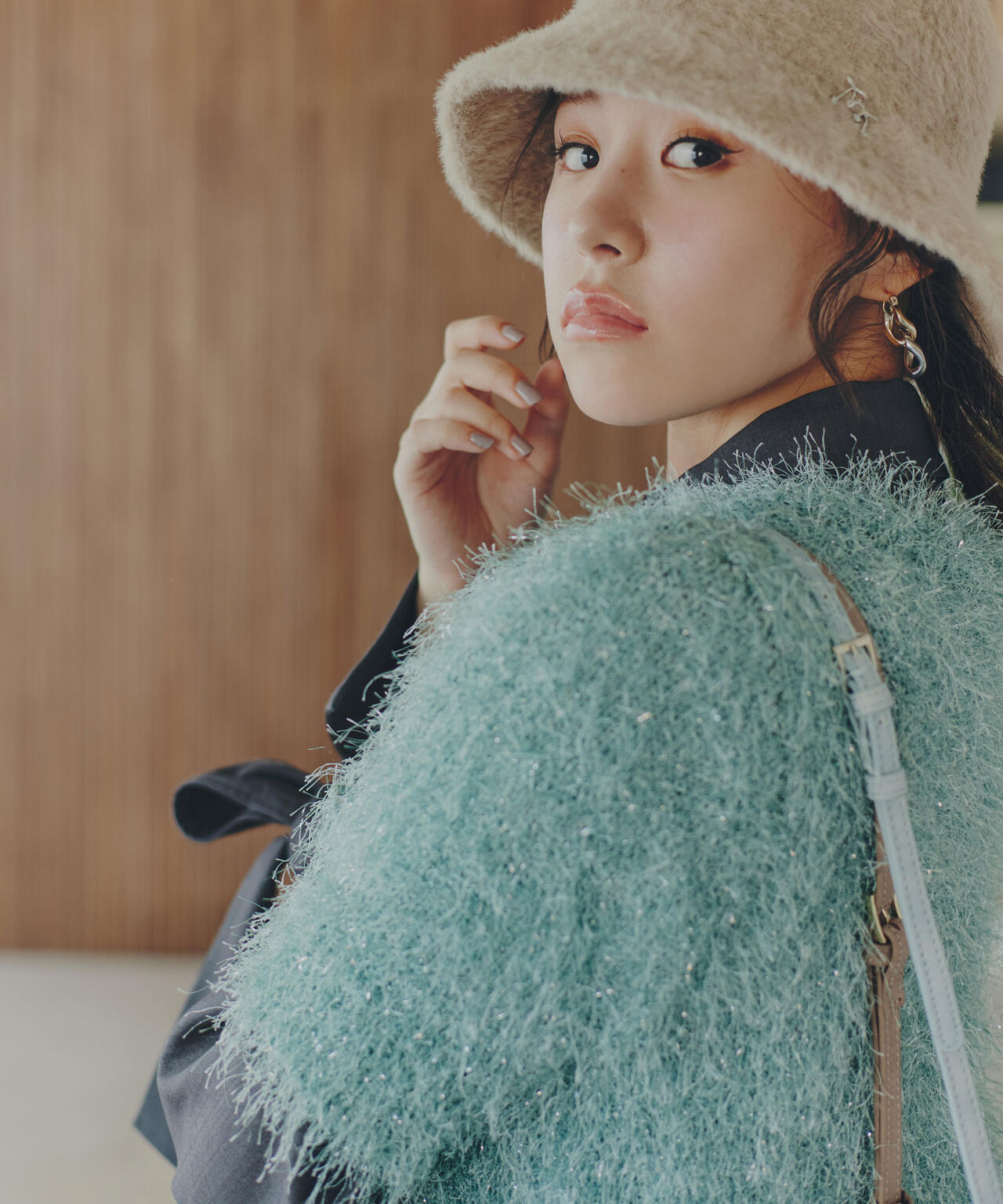 ラメフェザーニットジャケット