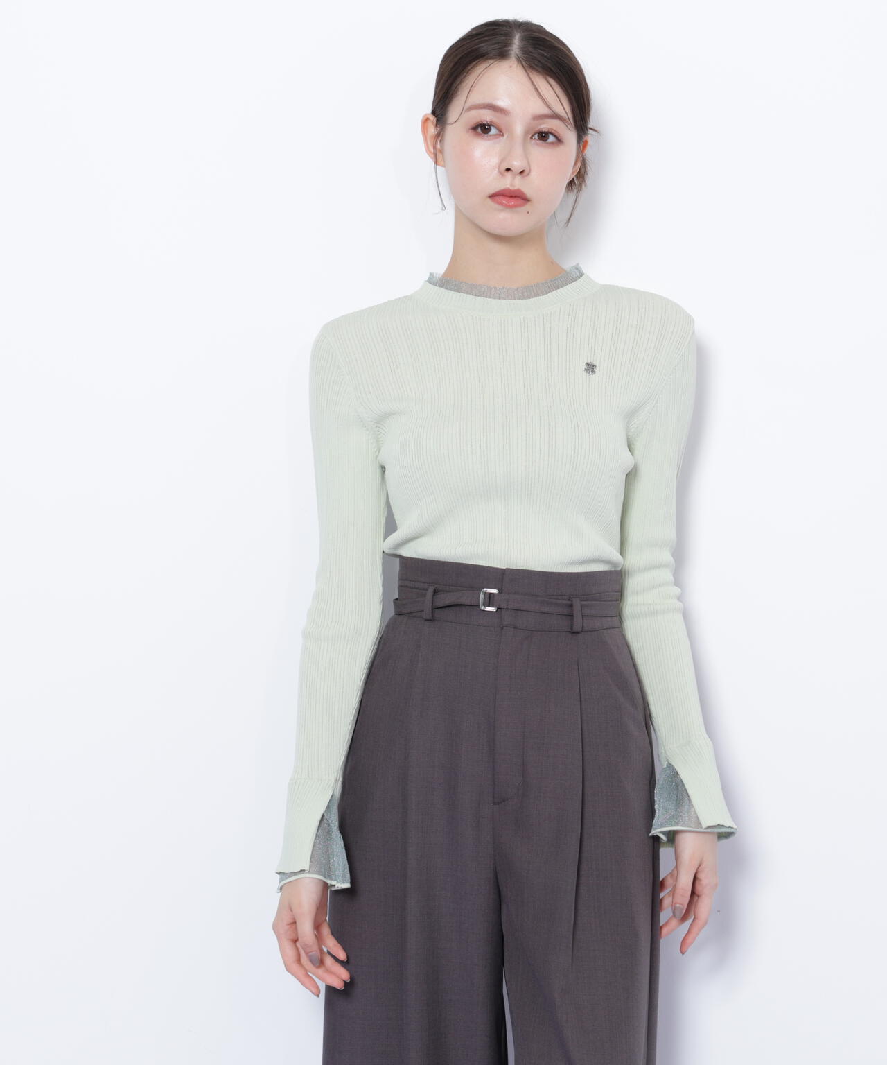 シアーフリルニット