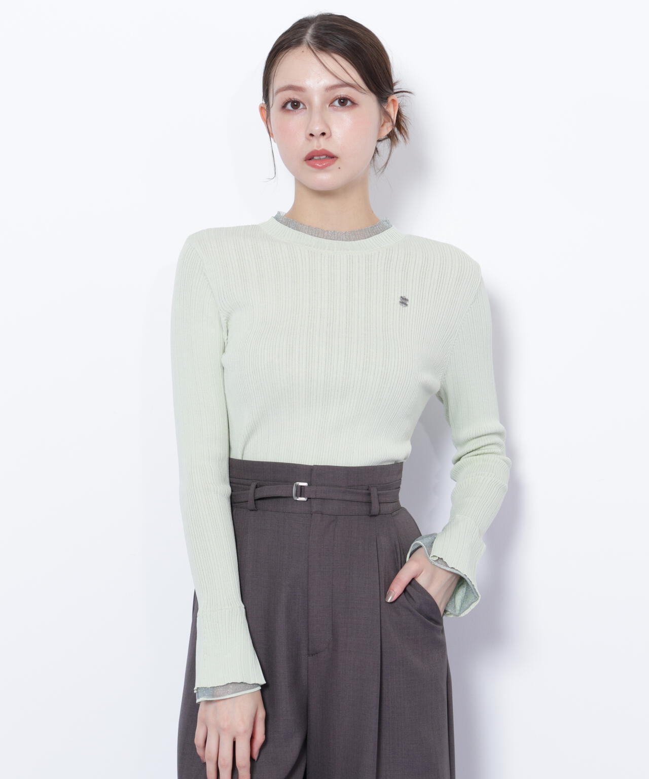 シアーフリルニット