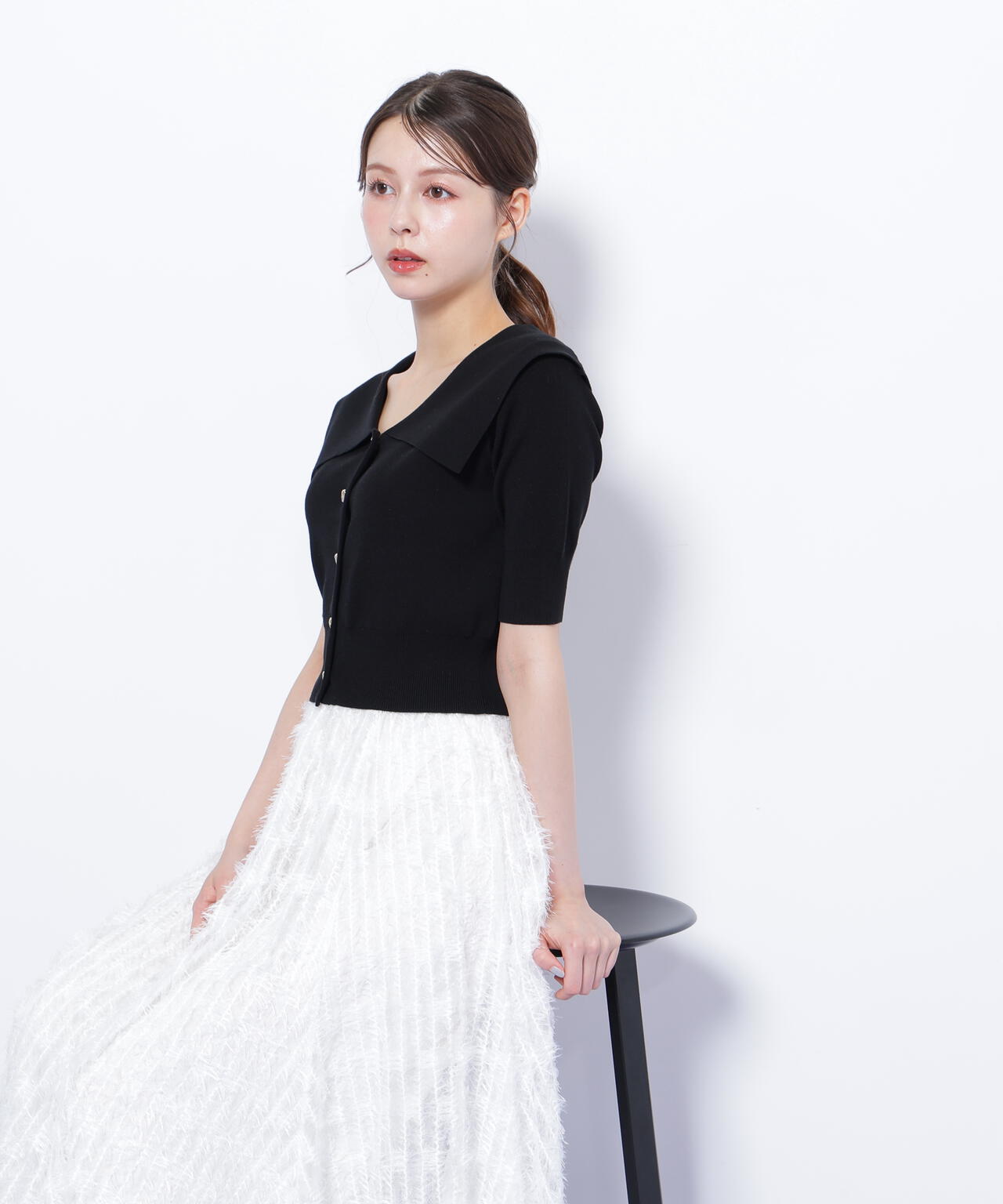 半袖ビッグカラーデザイン釦ニット