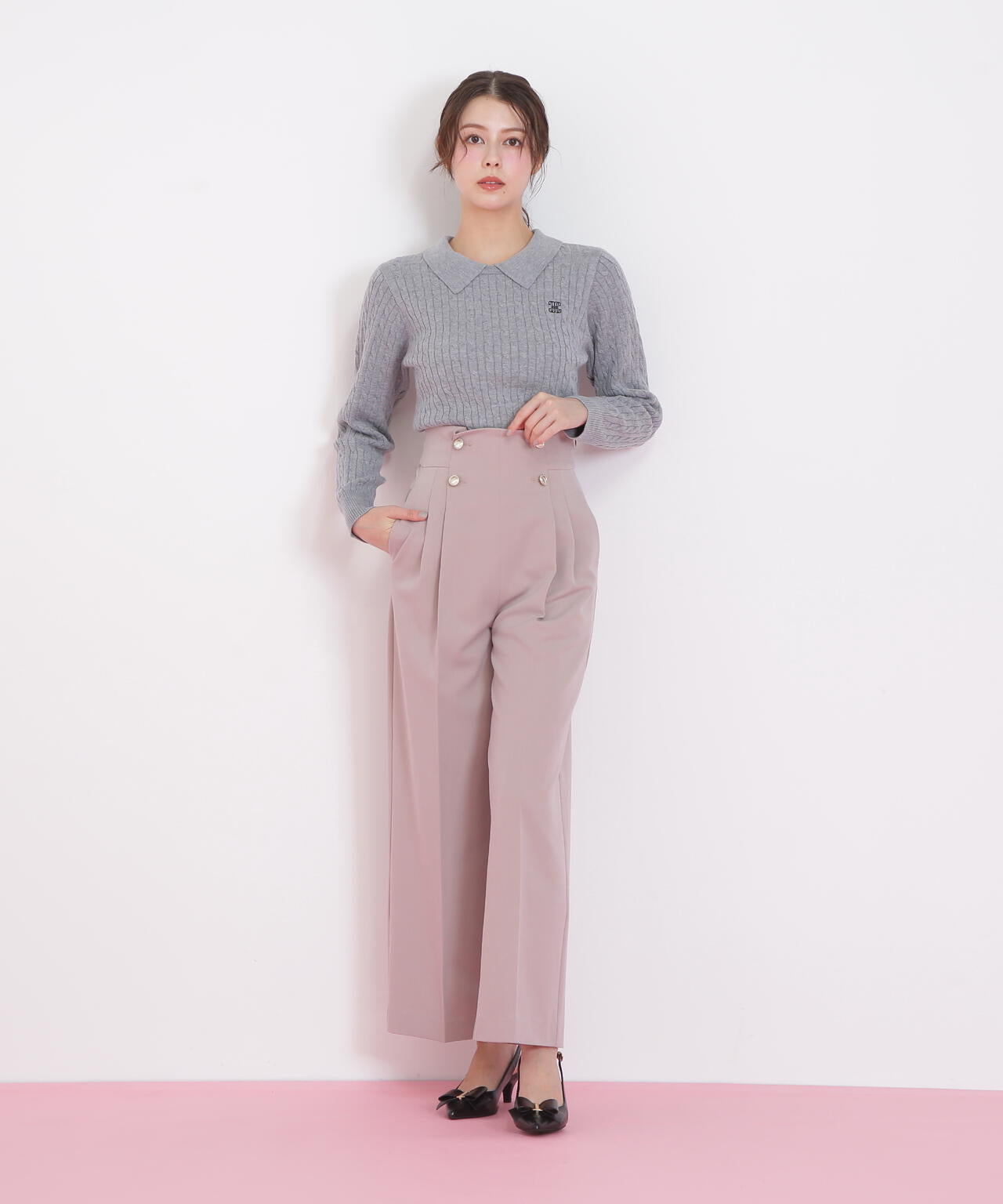 レイヤード衿ケーブルニット