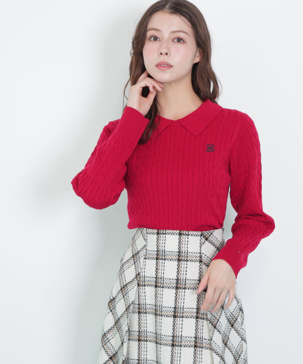 レイヤード衿ケーブルニット