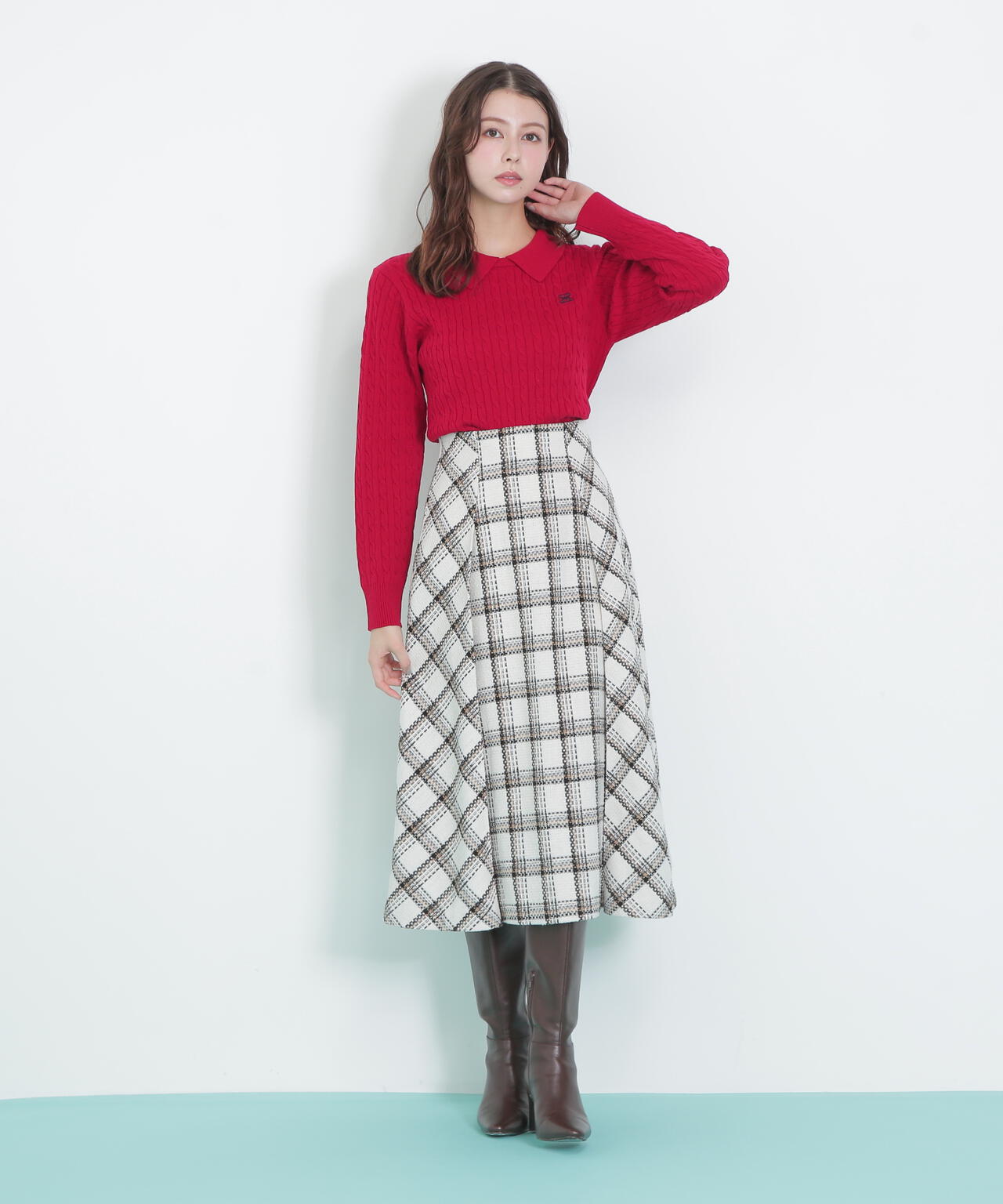 レイヤード衿ケーブルニット