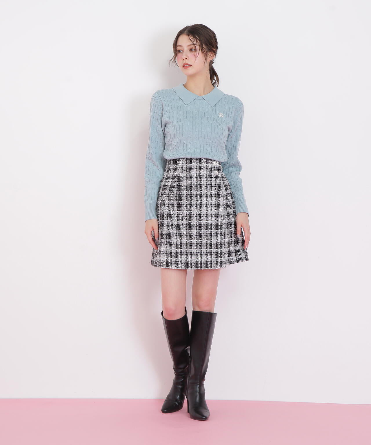 レイヤード衿ケーブルニット