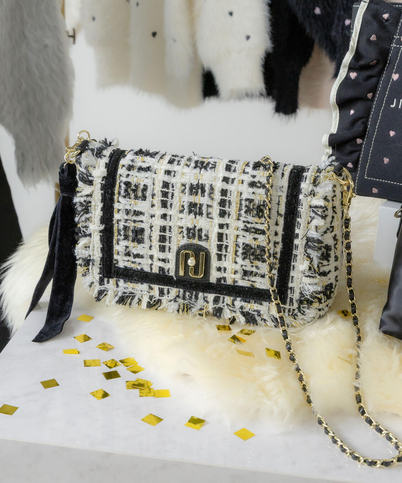 ツイードフラップバッグ