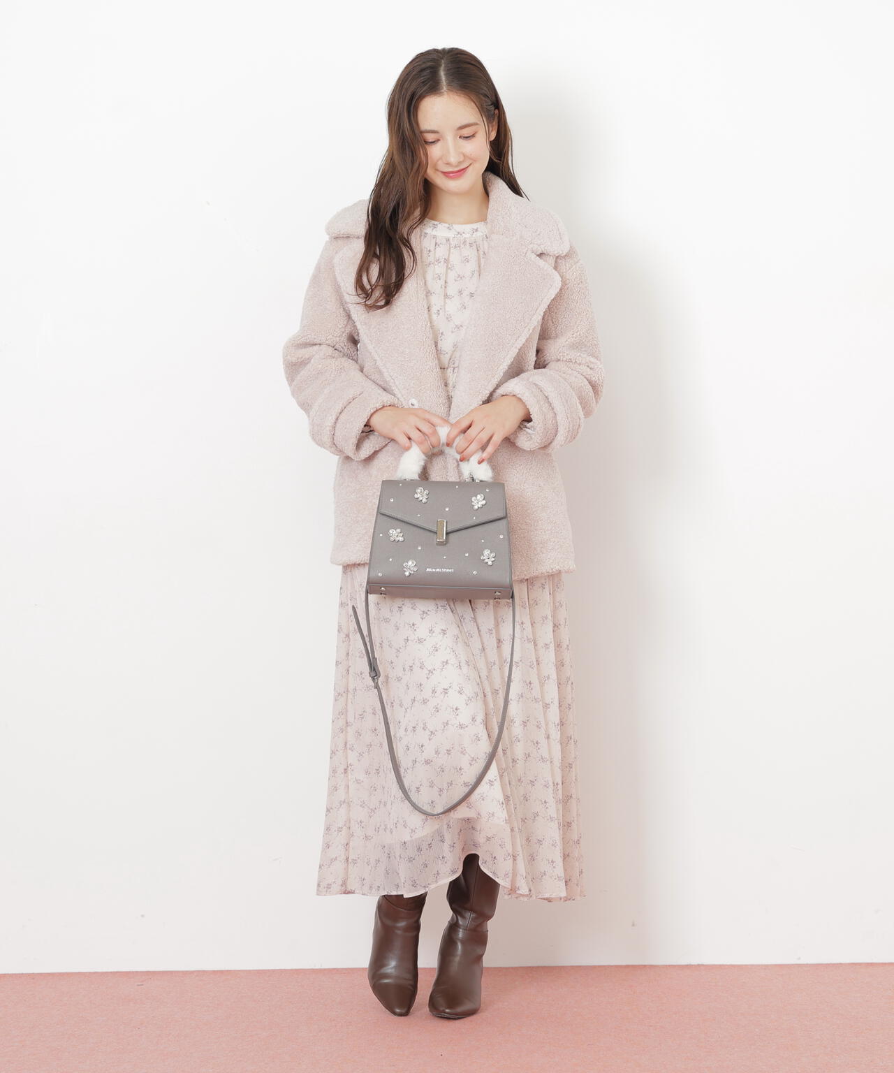 ランダムビジューファーハンドルバッグ