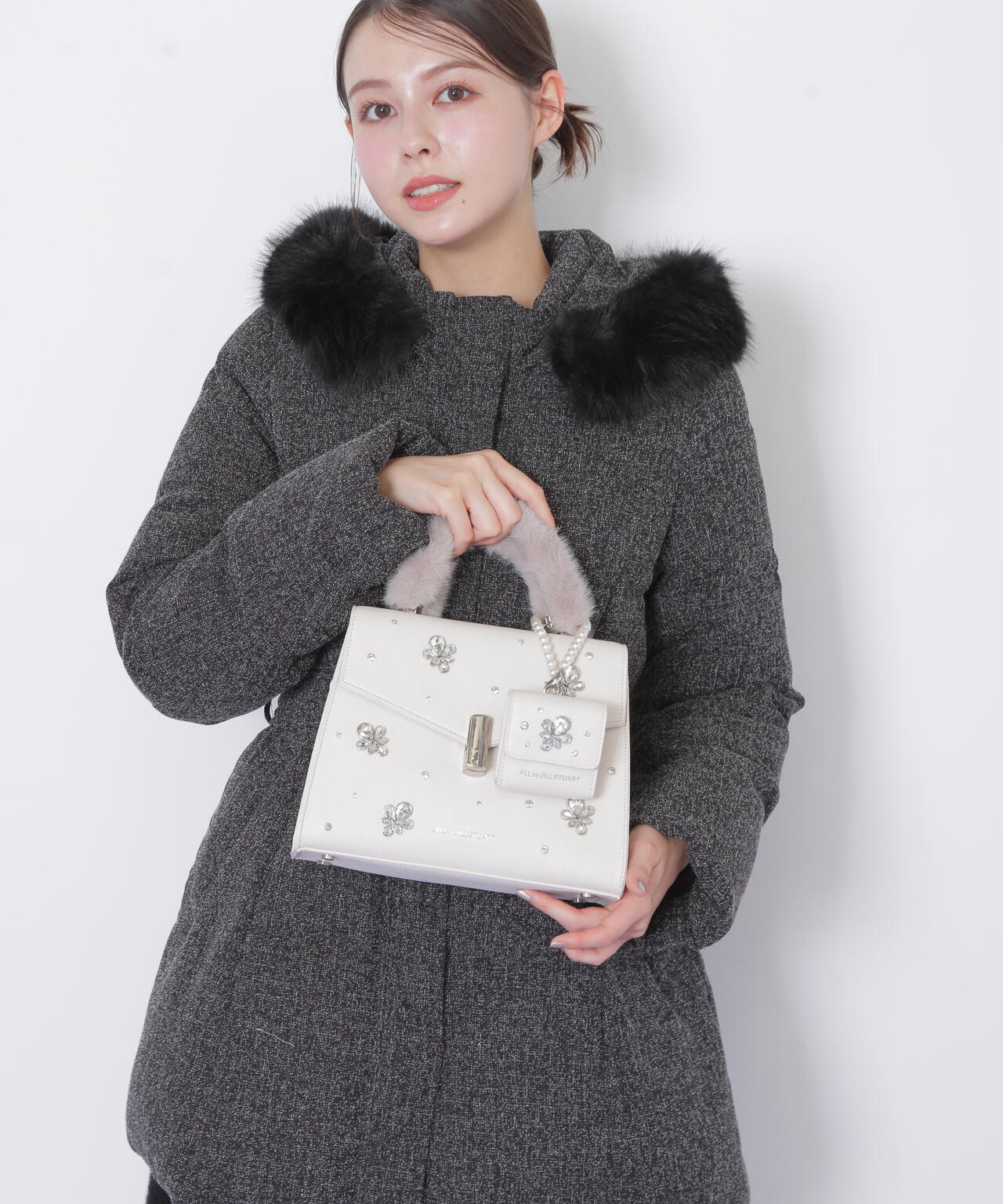 ランダムビジューファーハンドルバッグ