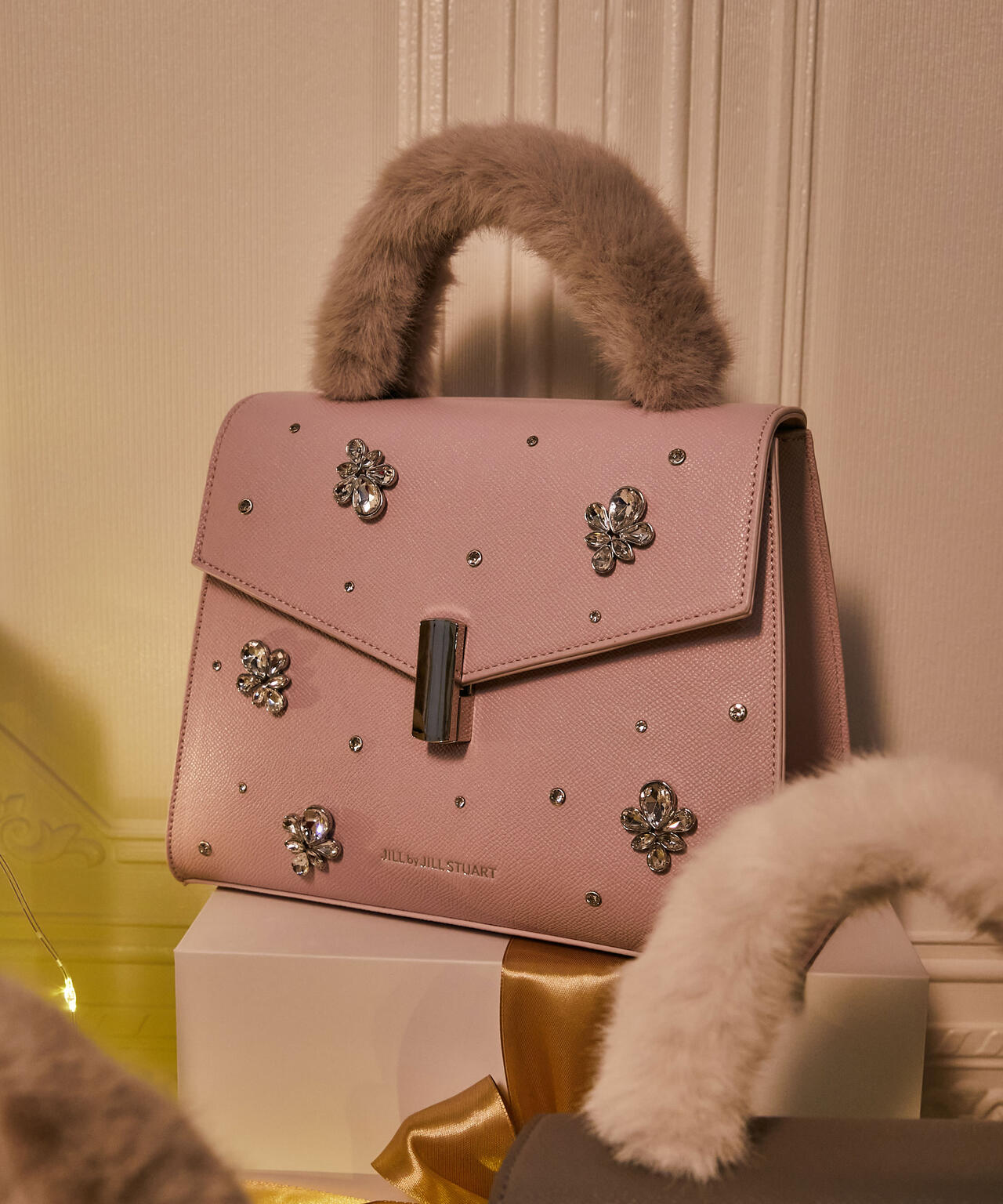 ランダムビジューファーハンドルバッグ