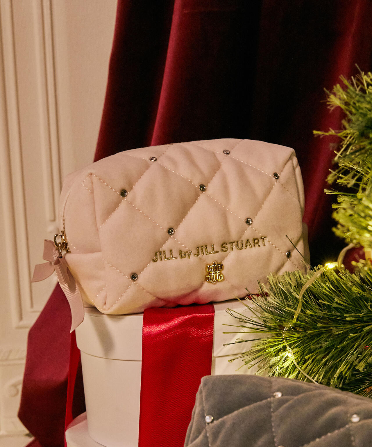 ビジューリボンキルティングポーチ