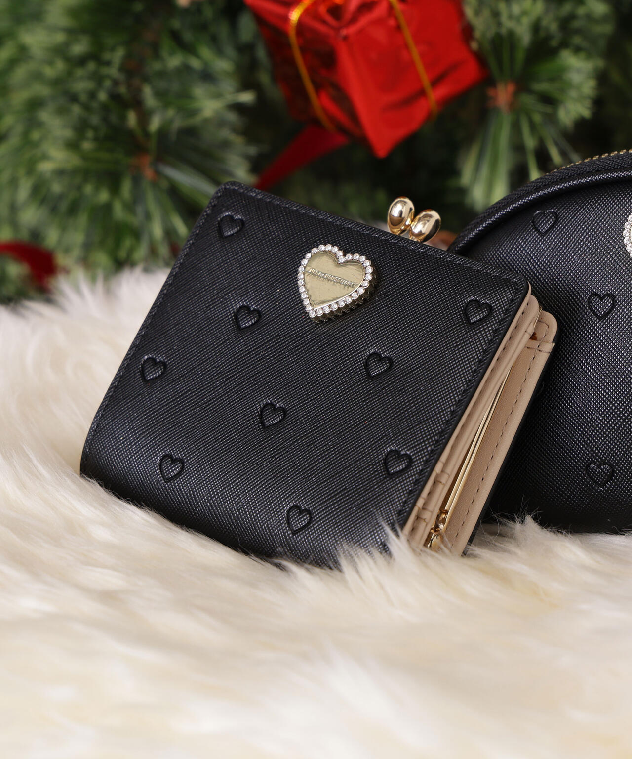 エンボスハートがま口ウォレット