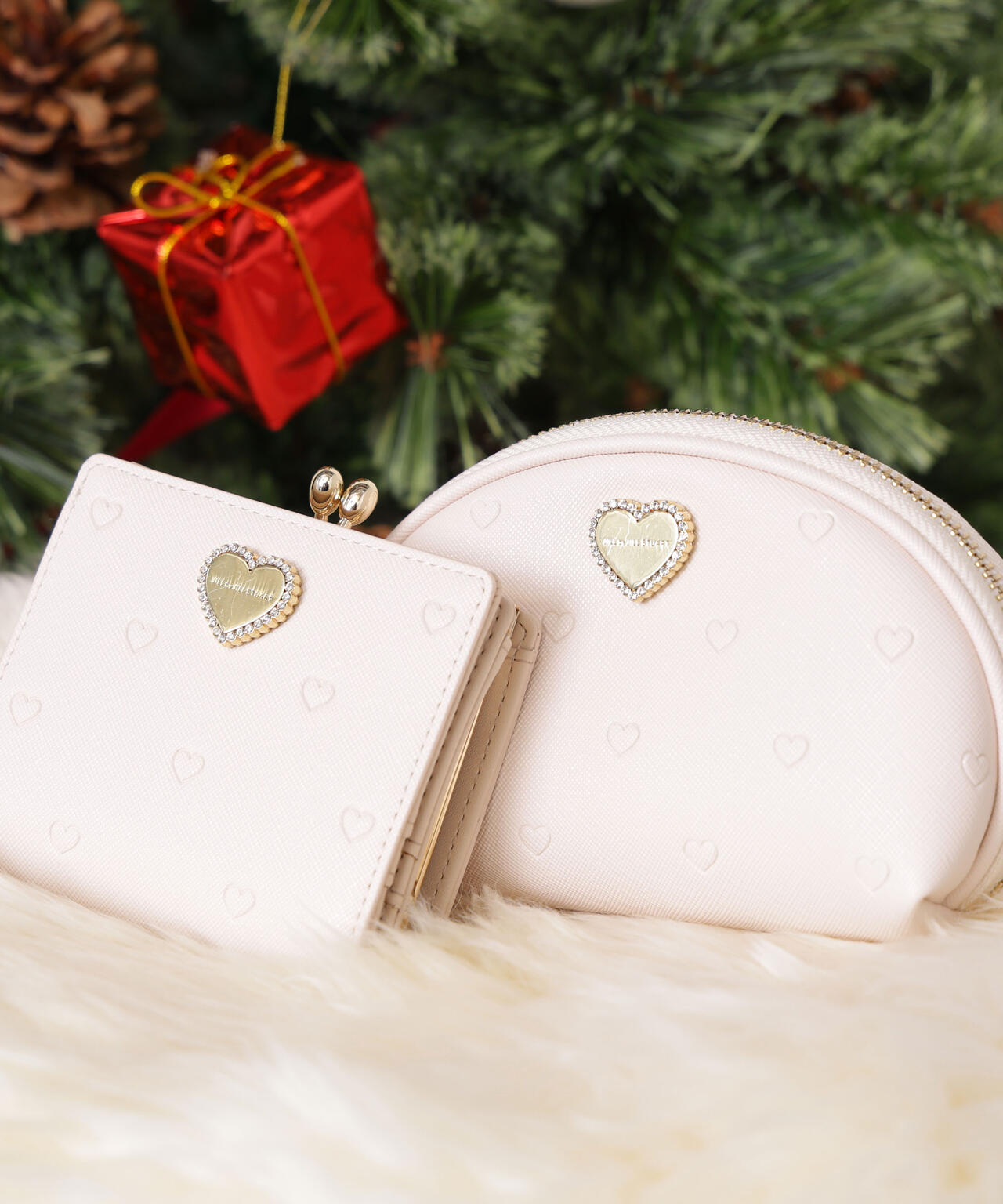 エンボスハートポーチ