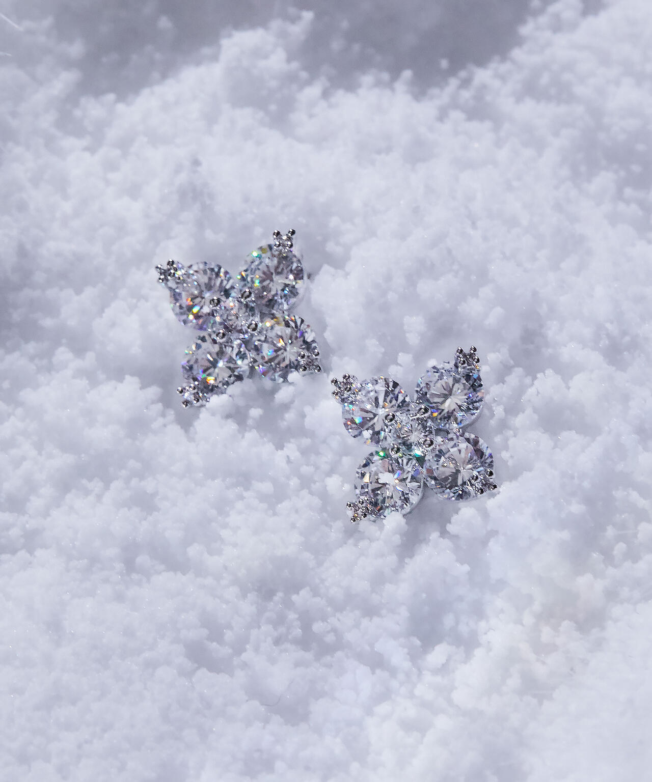 Cubic 大粒クローバーピアス