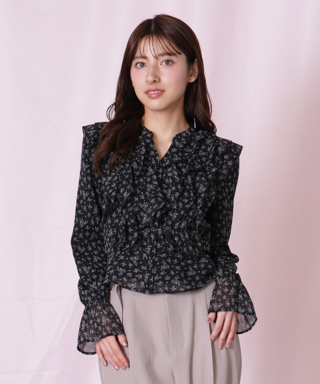 小花プリントフリルブラウス