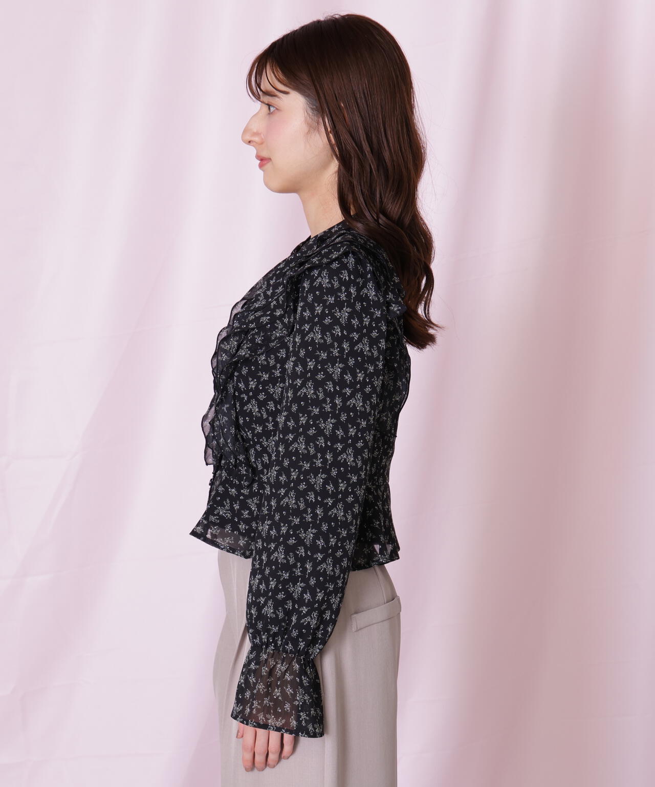 小花プリントフリルブラウス