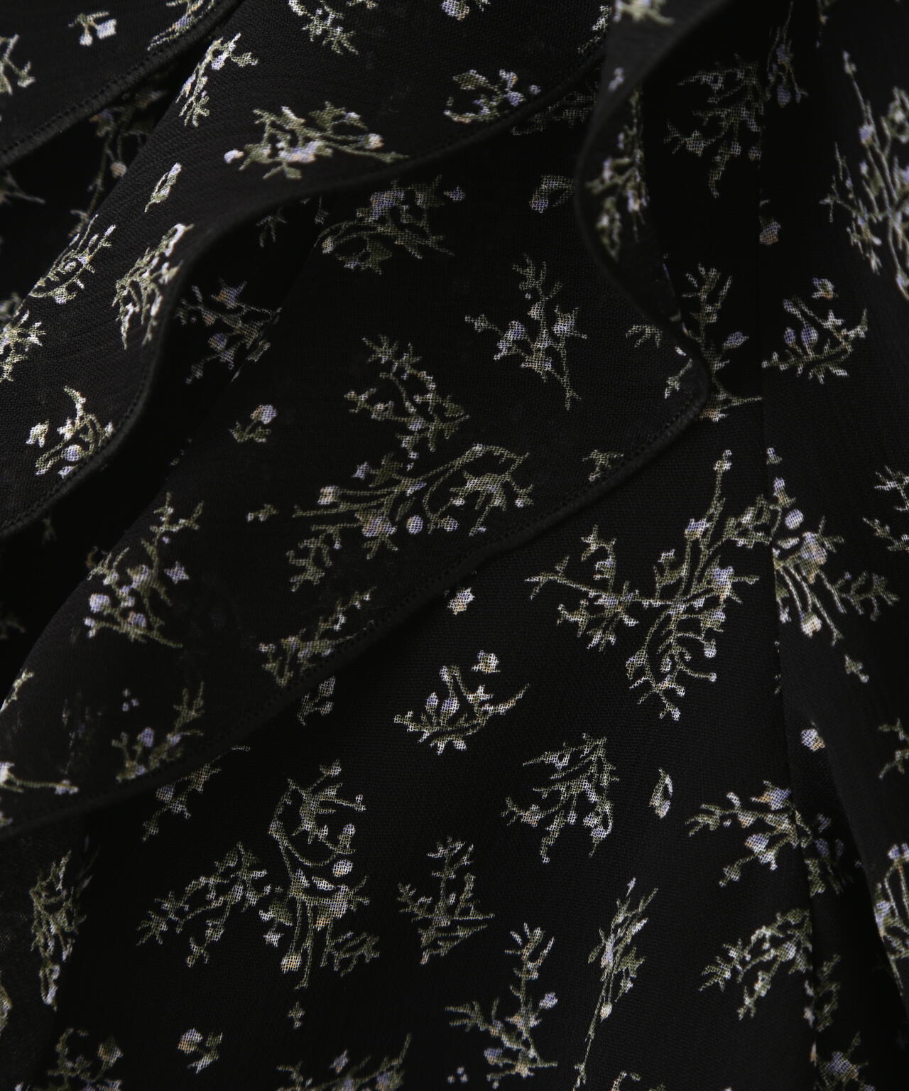 小花プリントフリルブラウス