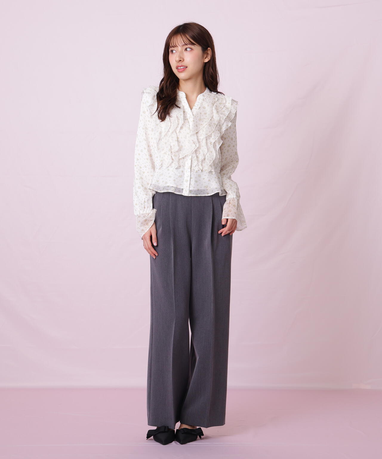 小花プリントフリルブラウス