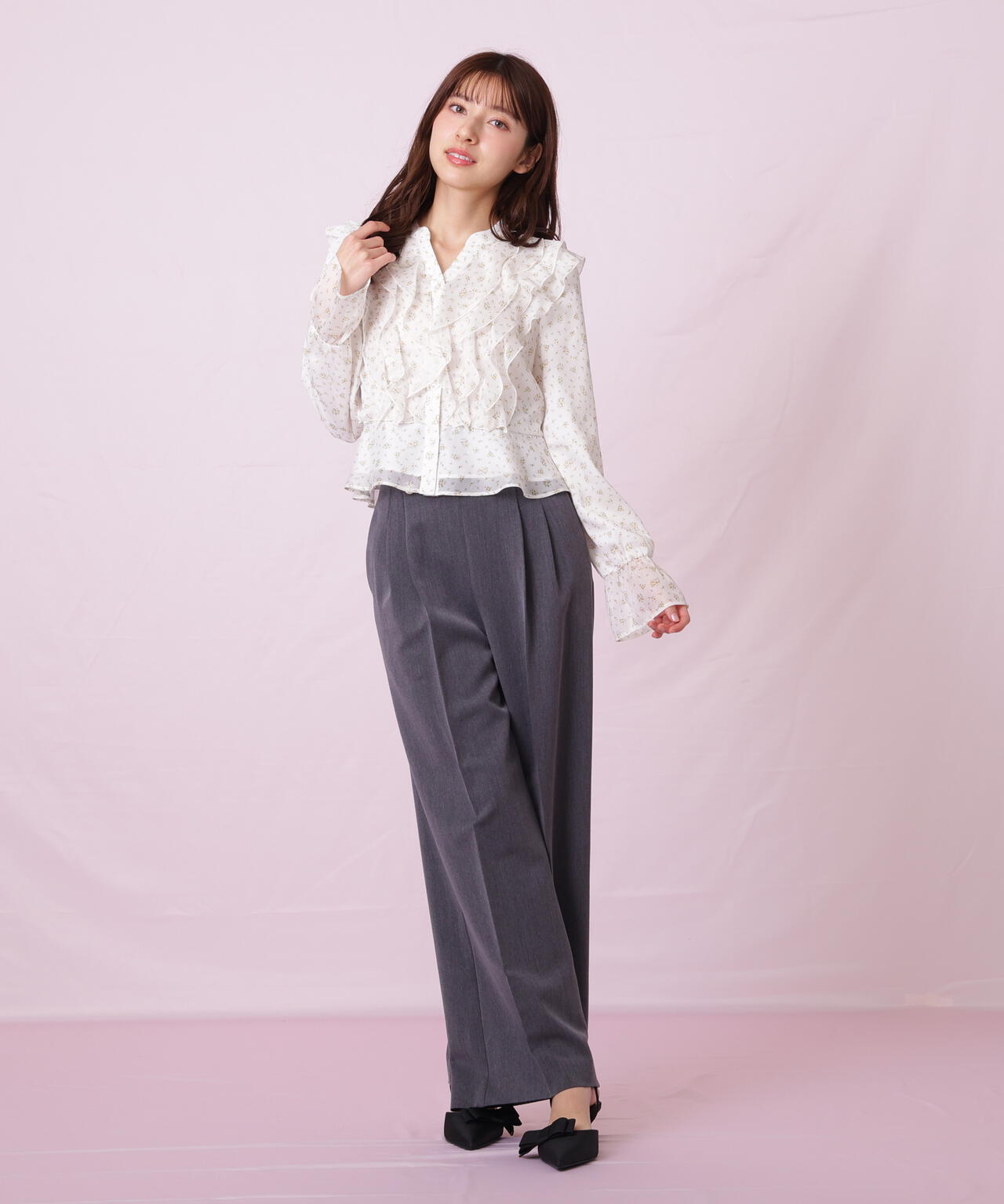 小花プリントフリルブラウス