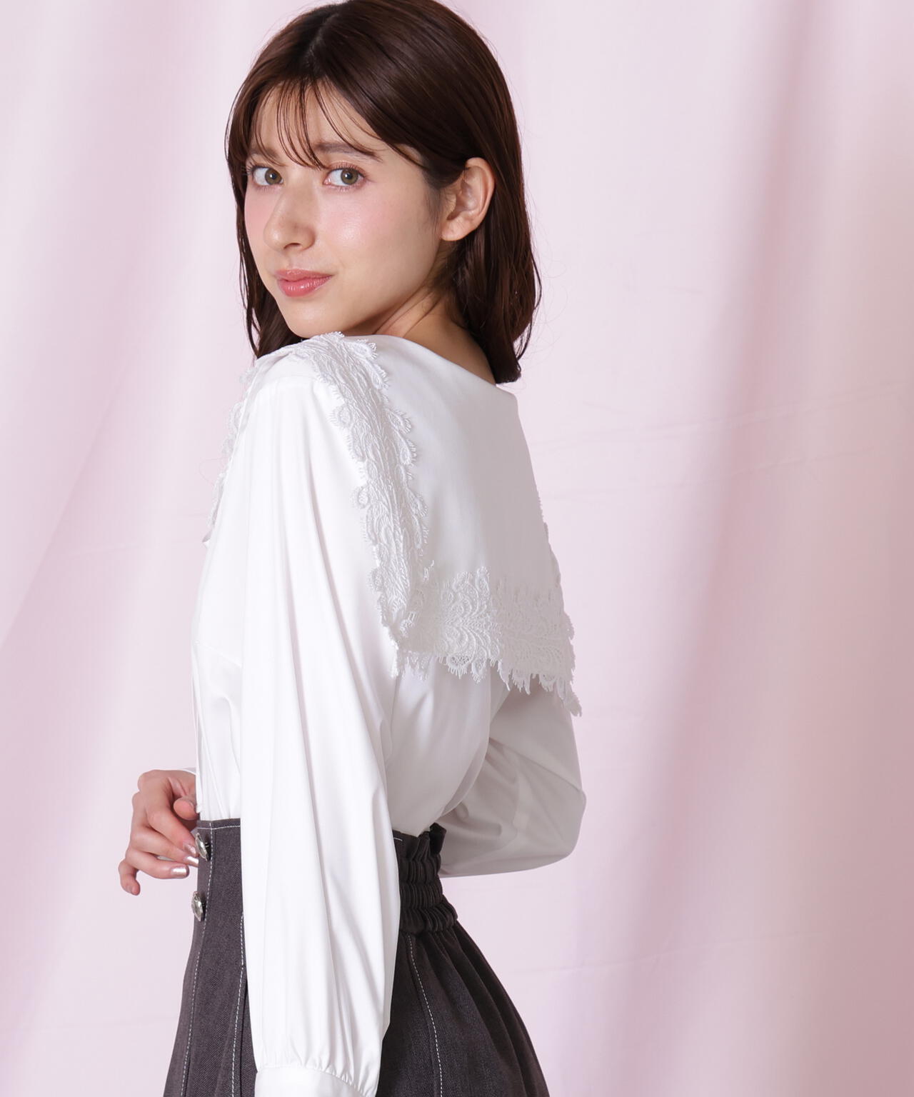 レースセーラーカラーブラウス