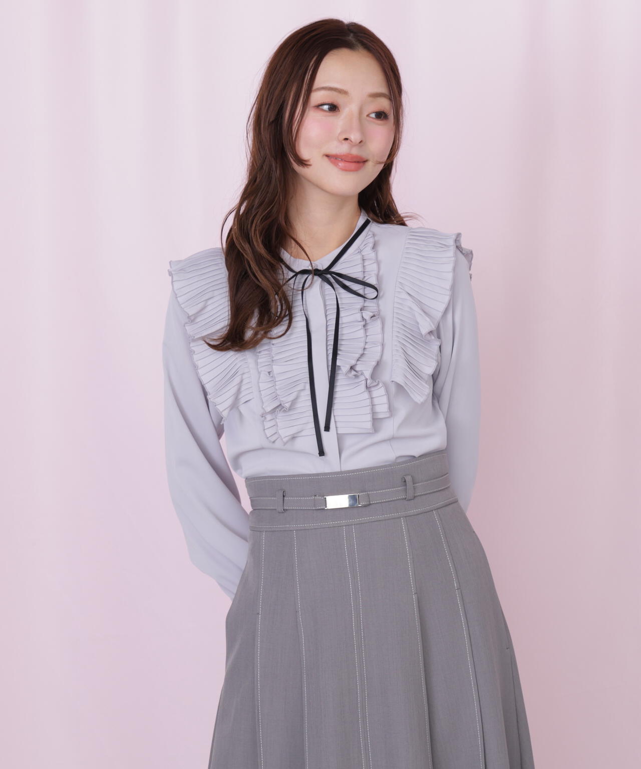 プリーツフリルブラウス