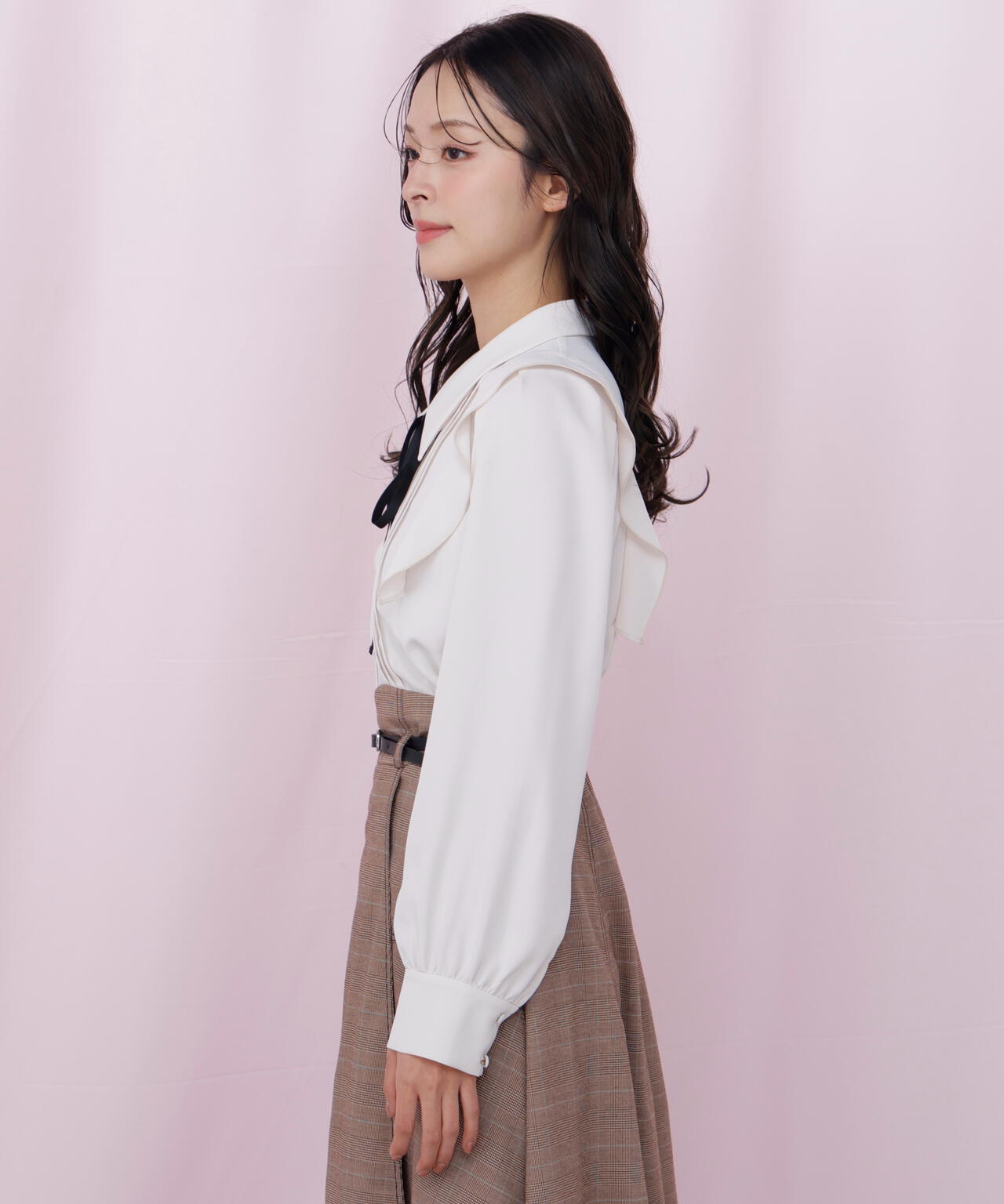 リボン付きピンタックブラウス