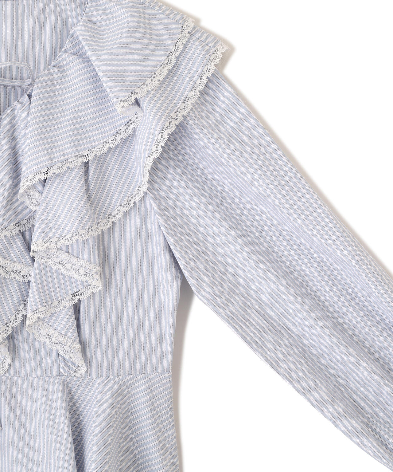 レーストリムラッフルブラウス