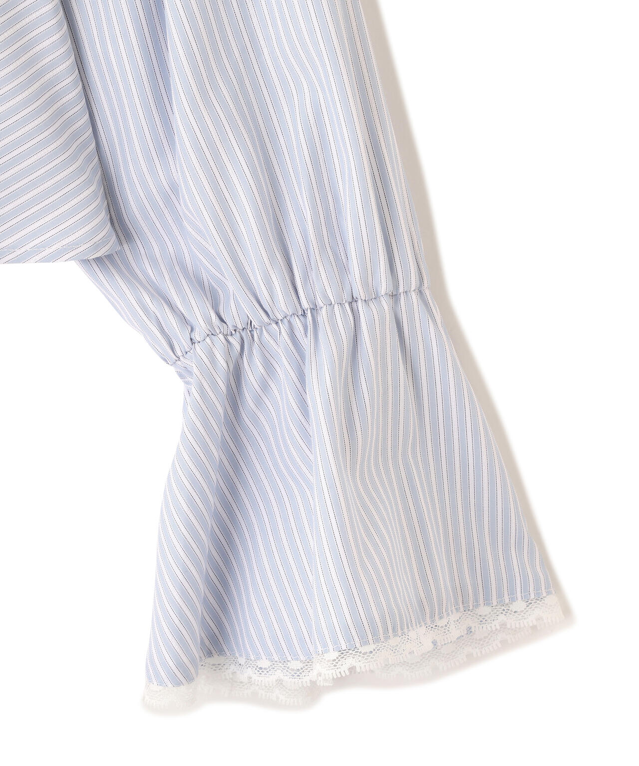 レーストリムラッフルブラウス