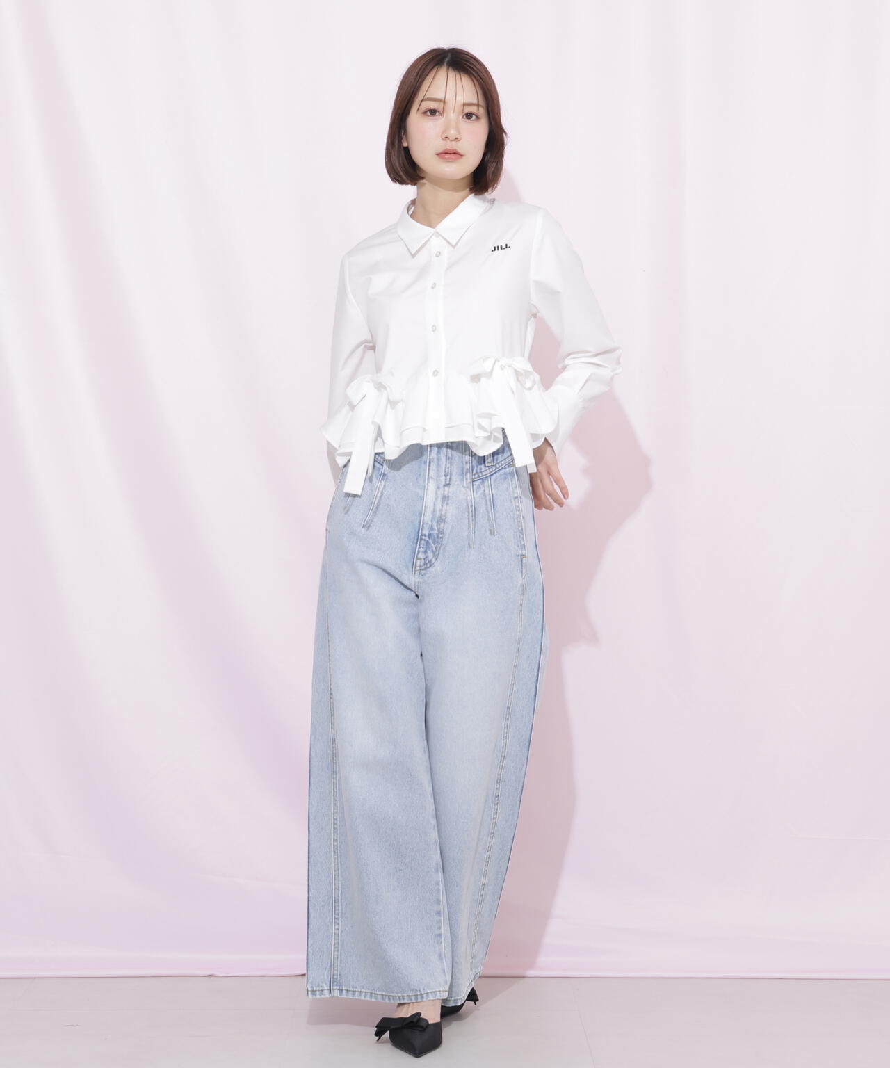 フリルヘムショートブラウス