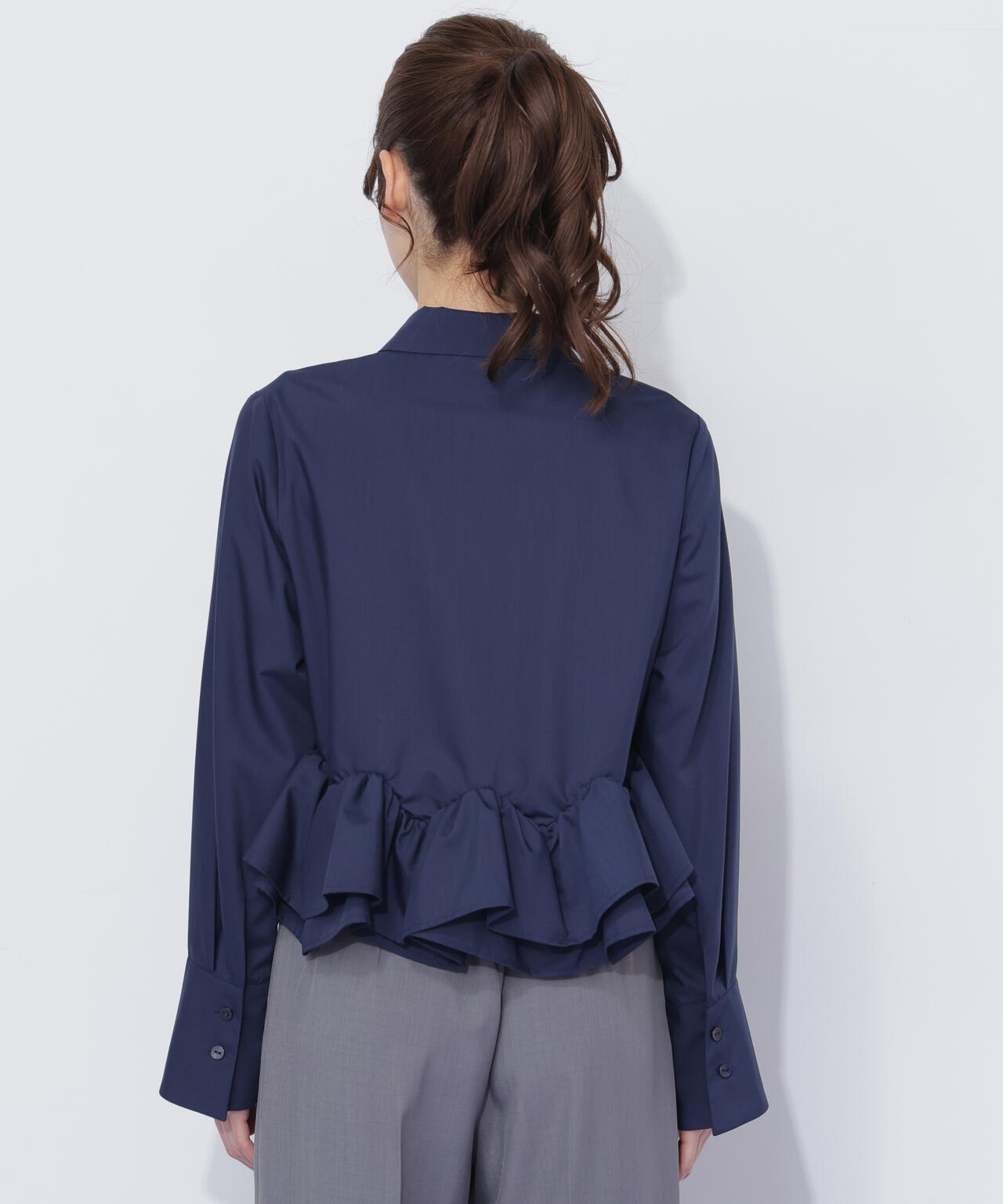 フリルヘムショートブラウス