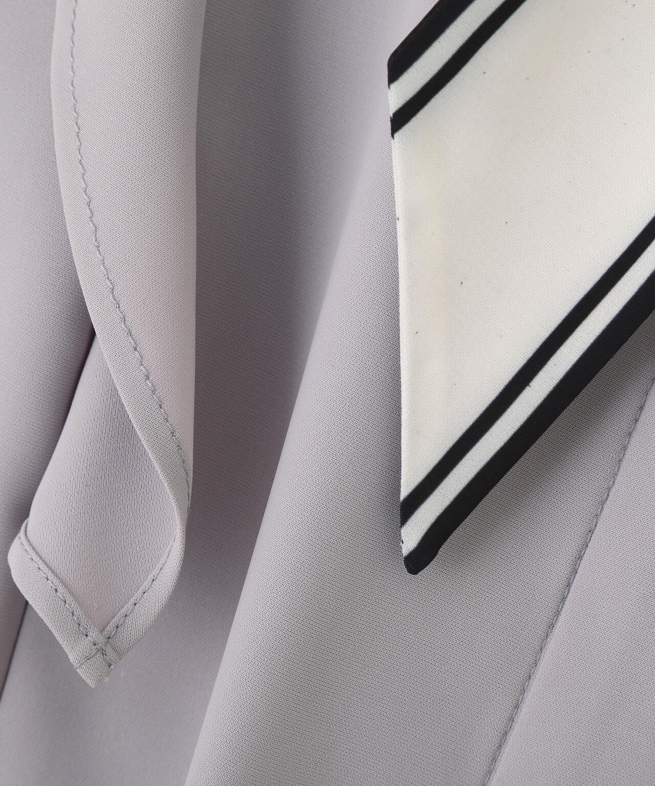 スカーフ付きブラウス