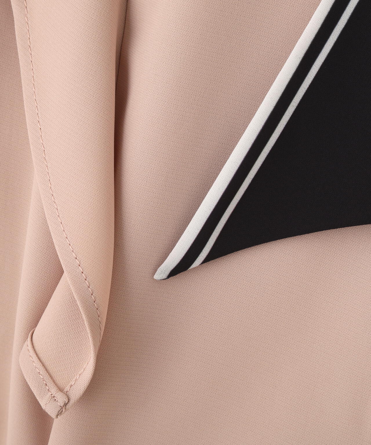 スカーフ付きブラウス